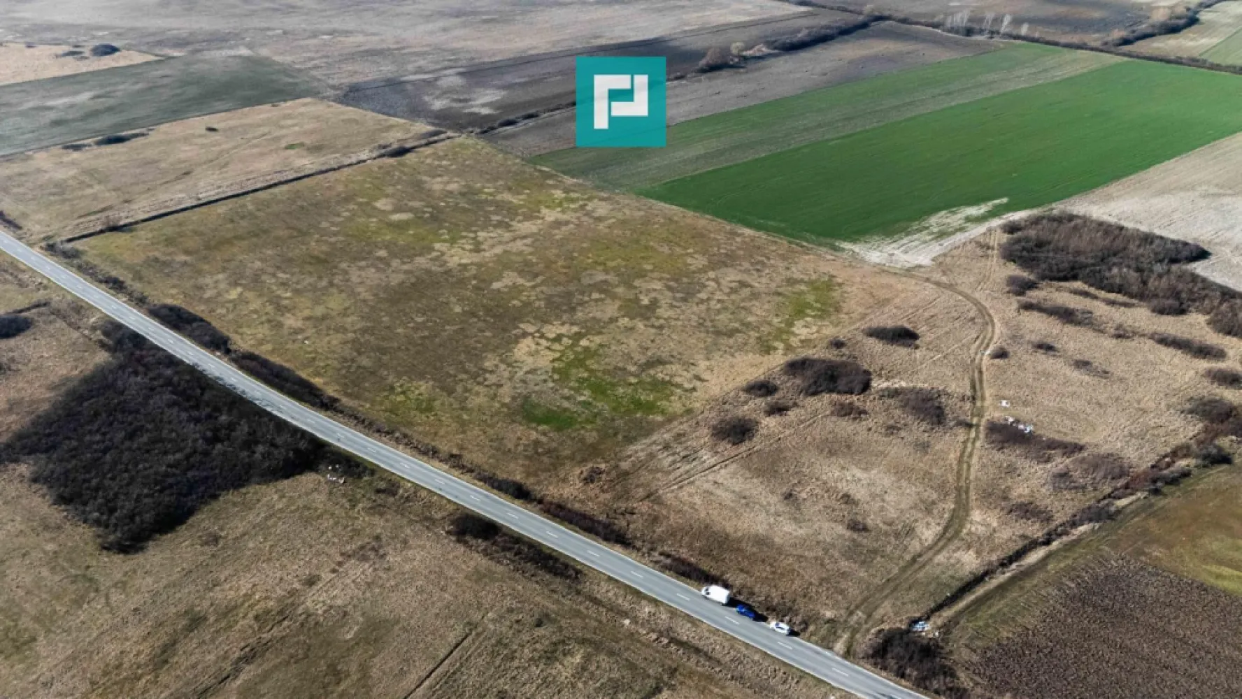 Teren Extravilan – Oportunitate Unică de Investiție! - Locație: Sânmihaiu Român
Suprafață totală: 0,9 hectare
Deschidere stradală: 58,49 metri
Adâncime: 164,59 metri
Preț: 8 euro/mp, negociabil
Clasificarea terenului este faneata .
Acest teren vast, situat într-o zonă promițătoare, este perfect pentru investitori care caută oportunități de dezvoltare. Poziționarea sa și dimensiunile generoase îl fac ideal pentru diverse proiecte: agricultură, dezvoltare industrială sau alte inițiative de succes daca se schimba destinatia printr-un Plan Urbanistic Zonal .

Beneficii:
 • Zonă în plină dezvoltare
 • Acces facil la infrastructura locală
 • Preț competitiv și negociabil

Transformați această proprietate într-o afacere profitabilă!

Contact: Pentru mai multe detalii sau programarea unei vizionări, sunați acum! 

Daniela Ianc - Consultant Imobiliar PropertyLab Timișoara
Telefon: 0722375289

Mail: daniela.ianc@propertylab.ro
Cod Proprietate: CP2321698