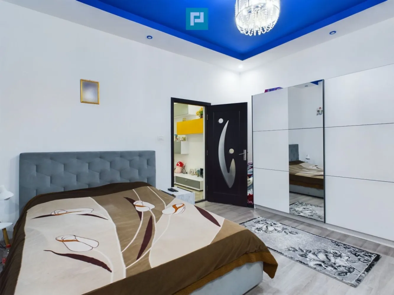 Apartament 3 camere, Splaiul Tudor Vladimirescu - Apartament cu 3 camere, amplasat într-o zonă centrala de excepție, pe malul Begăi, perfect pentru un stil de viață modern și elegant. Situat la etajul 2, acest apartament spațios impresionează prin luminozitatea și compartimentarea funcțională, ideal pentru iubitorii de arhitectura clasica.
Apartamentul detine , un living spatios, bucatarie, 2 dormitoare si 2 băi aerisite, fiecare dotată cu geam pentru ventilație naturală, oferind confort maxim. 

Este o locație privilegiată, cu acces facil la punctele de interes din oraș si iti garanteaza o investitie de exceptie pentru viitor.
Pretul afisat este pentru varianta ,apartament nemobilat 

Contacteaza-ne pentru detalii si dă start noii tale aventuri!
Pentru mai multe informatii si vizionari nu ezitati sa ne contactati!

Dina Driment - consultant imobiliar PropertyLab
Telefon : 0721869140
e-mail: dina.driment@propertylab.ro

CP2332636