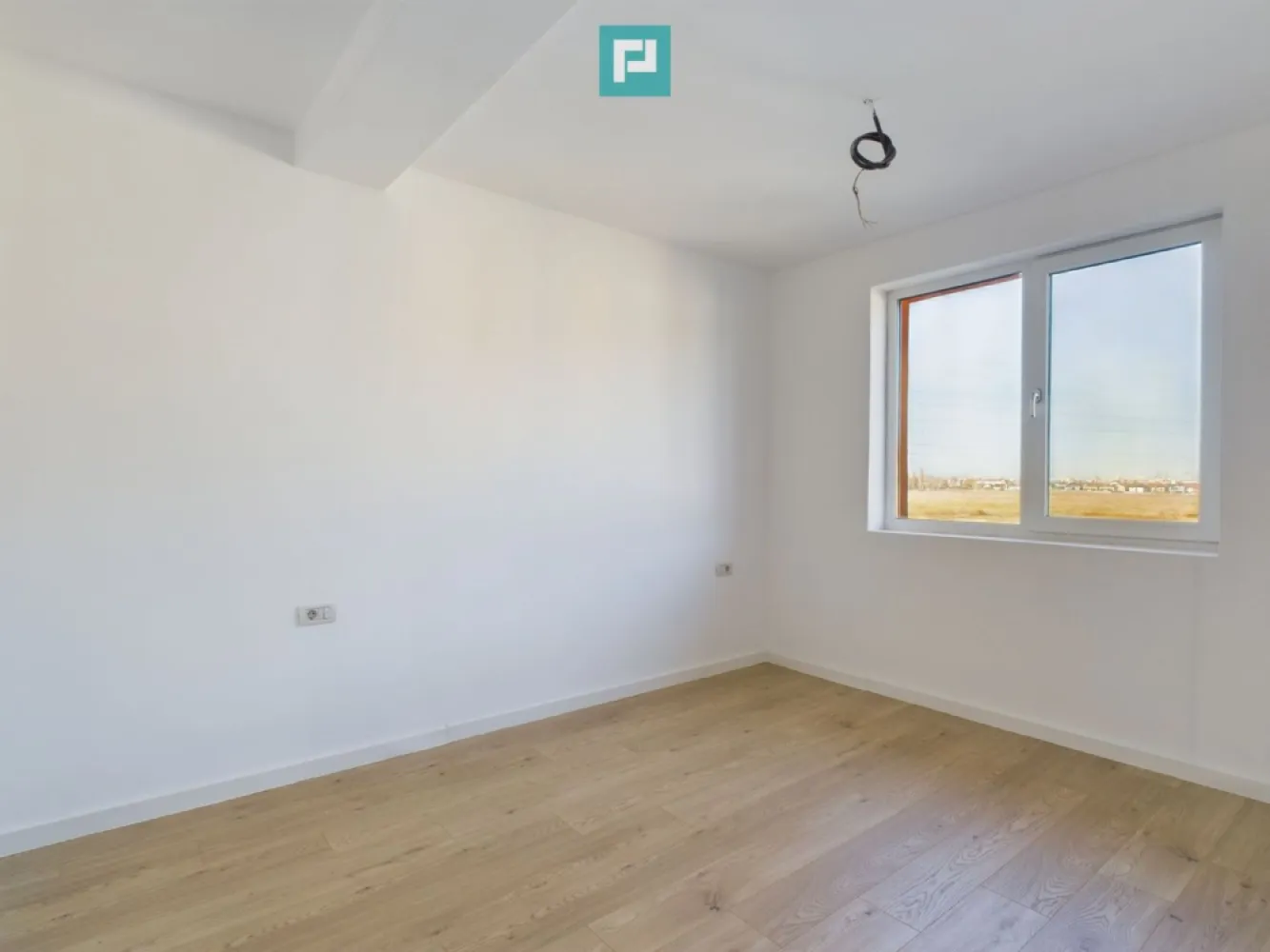 Penthouse 3 camere | ~80 mp | Giroc - zona Lidl - Penthouse modern cu 3 camere într-o locație liniștită, cu acces rapid către facilități urbane esențiale.

~ Detalii generale :
• Suprafață utilă: 77,5 mp + balcon
• Loc de parcare înscris în CF

~ Compartimentare eficientă :
• 2 dormitoare spațioase
• Living generos și luminos
• 2 băi cu finisaje moderne și accesorii de calitate
• Terasă generoasă: ideală pentru relaxare în aer liber
• Scară interioară elegantă: acces către etajul superior, adaugă un plus de stil și funcționalitate

~ Avantaje locație :
• Situat în zona Lidl - Giroc, cu acces rapid la arterele principale
• În apropiere: supermarketuri, farmacii, cafenele, facilități comerciale
• Zonă rezidențială liniștită, bine conectată la infrastructura locală
• Potrivit pentru locuință permanentă sau investiție pe termen lung

~ Alte beneficii :
• Apartament finalizat – disponibil pentru mutare imediată
• Consultanță gratuită pentru obținerea celui mai avantajos credit

~ Contact:
Marian Dobre – Consultant Imobiliar PropertyLab Timișoara
Telefon: 0773 700 389

E-mail: marian.dobre@propertylab.ro
Cod Proprietate: 2332757