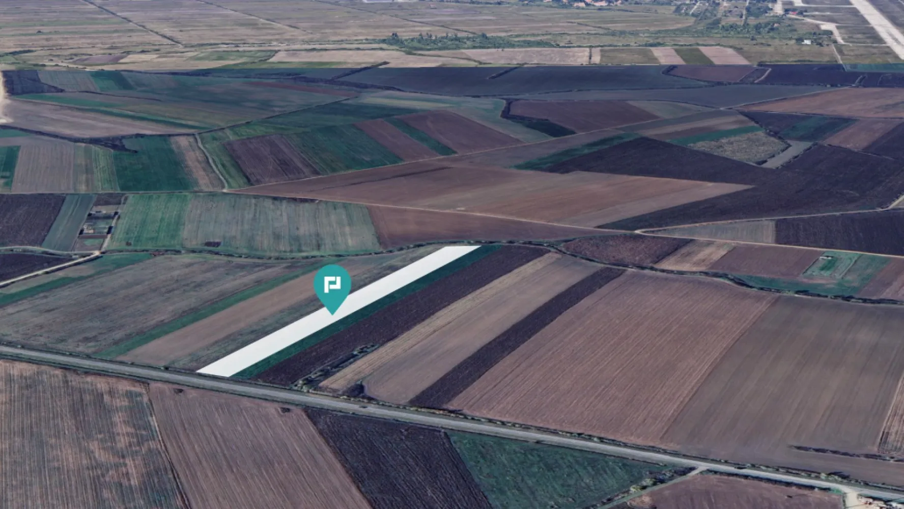 Teren intravilan la stradă principală Remetea Mare - Oferim spre vânzare un teren intravilan situat pe strada principală care face legătura cu localitatea Ianova.

~ Acest teren oferă posibilități reale de investiție, fie că vrei să construiești o hală, să dezvolți o afacere sau pur și simplu să îți extinzi activitatea într-o zonă cu potențial ridicat de creștere.

~ Zona se dezvoltă tot mai mult de la an la an.

• Suprafață : 11.600 mp
• Front stradal : 24.14 m
• Ideal pentru activități industriale sau agricole
• Zonă în dezvoltare cu potențial ridicat de creștere

Contactează-mă acum pentru mai multe detalii !

Marian Dobre - Consultant Imobiliar PropertyLab Timișoara
Telefon: 0773 700 389

Mail: marian.dobre@propertylab.ro
Cod Proprietate: 2332792