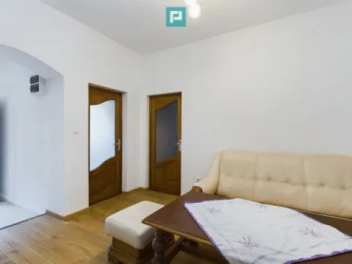 Casă cu 4 camere, renovată, în zona Gării de Nord