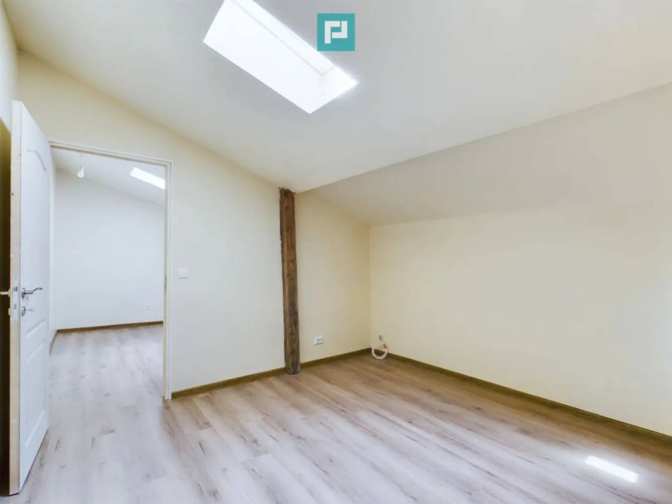 Casă cu 4 camere, renovată, în zona Gării de Nord