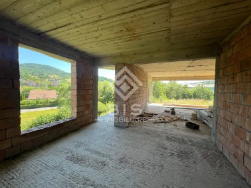 Casă la Roșu 265 mp util | Zona Valea Jelnii | Teren 900 mp