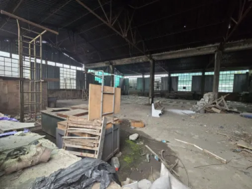 Hală + birouri suprafața totală 800 mp
