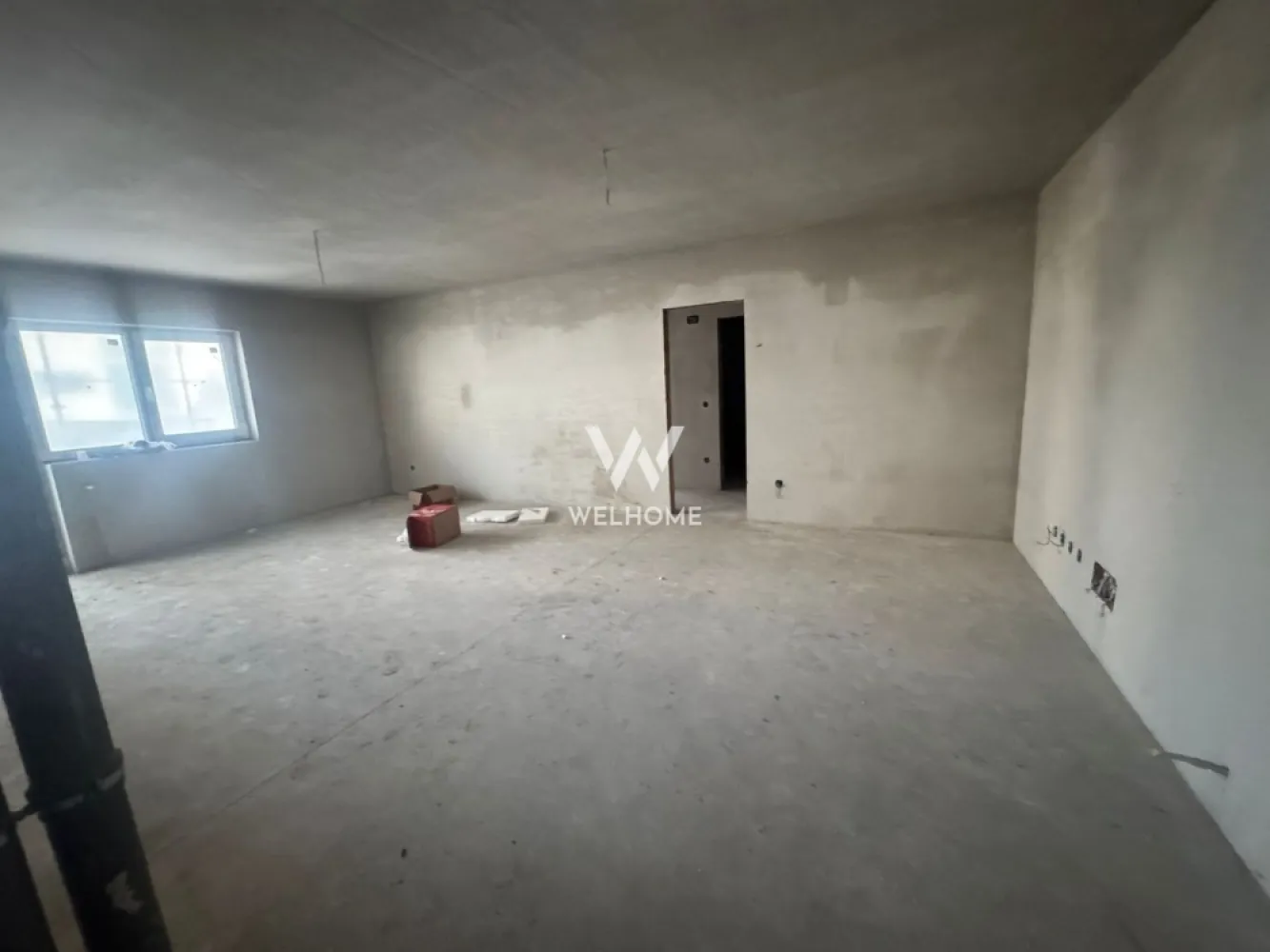 Apartament 3 camere LA CHEIE, Doamna Stanca - COMISION ZERO, CUMPARATI DIRECT DE LA DEZVOLTATOR
Apartament cu 3 camere, situat pe strada Doamna Stanca,intr-un ansamblu residential nou.
Bloc cu lift
Suprafat utila: 67.9mp +balcon de 8.95mp 
Compartimentare: 
Hol, baie, dormitor, living cu bucatarie si iesire pe balcon, hol, baie, dormitor 

Predare interior, in functie de preferinte:
LA CHEIE: centrala termica, calorifere, parchet, gresie, faianta, obiecte sanitare bai, usi de interior. Tu vii doar cu mobila!
LA GRI: centrala termica, calorifere, pereti tencuiti, gletuiti

Preturi:
LA GRI: 127400 EURO 
LA CHEIE: 137300 EURO 
Termen de predare: 15.06.2026

Un loc de parcare inclus in pret.
Extra se poate achizitiona un loc de parcare acoperit 12000 euro
Detalii si vizionari: 0752.088.381 - Roxana