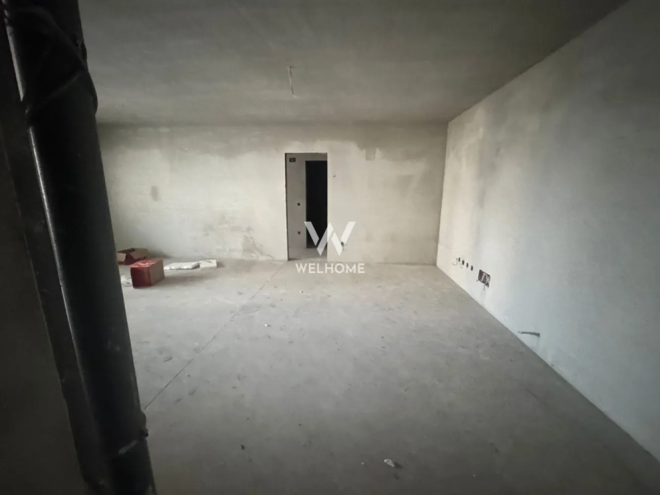 Apartament 3 camere LA CHEIE, Doamna Stanca - COMISION ZERO, CUMPARATI DIRECT DE LA DEZVOLTATOR
Apartament cu 3 camere, situat pe strada Doamna Stanca,intr-un ansamblu residential nou.
Bloc cu lift
Suprafat utila: 67.9mp +balcon de 8.95mp 
Compartimentare: 
Hol, baie, dormitor, living cu bucatarie si iesire pe balcon, hol, baie, dormitor 

Predare interior, in functie de preferinte:
LA CHEIE: centrala termica, calorifere, parchet, gresie, faianta, obiecte sanitare bai, usi de interior. Tu vii doar cu mobila!
LA GRI: centrala termica, calorifere, pereti tencuiti, gletuiti

Preturi:
LA GRI: 127400 EURO 
LA CHEIE: 137300 EURO 
Termen de predare: 15.06.2026

Un loc de parcare inclus in pret.
Extra se poate achizitiona un loc de parcare acoperit 12000 euro
Detalii si vizionari: 0752.088.381 - Roxana