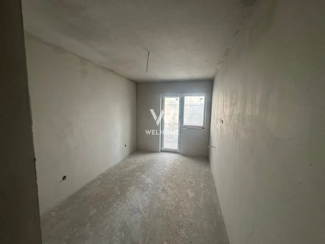 Apartament 3 camere LA CHEIE, Doamna Stanca - COMISION ZERO, CUMPARATI DIRECT DE LA DEZVOLTATOR
Apartament cu 3 camere, situat pe strada Doamna Stanca,intr-un ansamblu residential nou.
Bloc cu lift
Suprafat utila: 67.9mp +balcon de 8.95mp 
Compartimentare: 
Hol, baie, dormitor, living cu bucatarie si iesire pe balcon, hol, baie, dormitor 

Predare interior, in functie de preferinte:
LA CHEIE: centrala termica, calorifere, parchet, gresie, faianta, obiecte sanitare bai, usi de interior. Tu vii doar cu mobila!
LA GRI: centrala termica, calorifere, pereti tencuiti, gletuiti

Preturi:
LA GRI: 127400 EURO 
LA CHEIE: 137300 EURO 
Termen de predare: 15.06.2026

Un loc de parcare inclus in pret.
Extra se poate achizitiona un loc de parcare acoperit 12000 euro
Detalii si vizionari: 0752.088.381 - Roxana