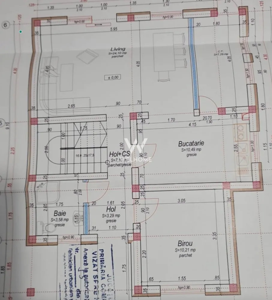Casa individuala noua in Sura Mica - Sibiu - Casa individuala construita pe un teren de 340 de mp cu o suprafata utila de 118 mp compartimentata astfel:
La parter ne intampina un hol generos, baie, o camera de aproximativ 11 mp care poate fi folosita ca si birou sau dormitor, bucataria cu posibilitatea de a se inchide sau a se pastra deschisa pentru a creea mai mult spatiu si camara sau camera tehnica. Tot in partea de jos avem livingul de 24 mp cu zona de dining si iesire in curtea libera de aprozimativ 265 mp compartimentata atat in fata cat si spate si in lateralele casei. 
La etaj avem cele 3 dormitoare dintre care unul cu baie proprie si o baia mare .
Interiorul se preda la ALB , sape turnate , instalatia pentru incalzirea in pardoseala parter si calorifere la etaj (contracost se poate opta pentru incalzire in pardoseala si la etaj), Termopane Salamander cu 3 foi de sticla 
Pod izolat.
Exteriorul la cheie, cu izolatie din polistiren de 10 CM, acoperisul cu tigla bramac. , casa se preda fara gard si pavaj.

Pozitionarea sa centrala in Sura Mica intr-o zona rezidentiala linistita de case, face aceasta casa perfecta pentru o familie numeroasa .
Pretul pentru stadiul de ALB interior si Cheie exterior este de 190000 EURO
Termen de predare: 06.2026.

Pret: 210.000 Euro 
Detalii : 0753277310