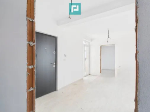 Penthouse cu terasă generoasă, în inima Chișodei