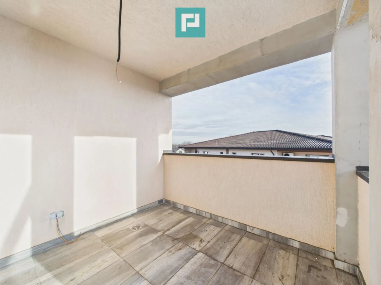 Penthouse cu terasă generoasă, în inima Chișodei