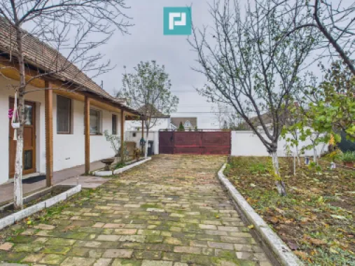 Casă complet renovată, teren 300mp, în Orțișoara