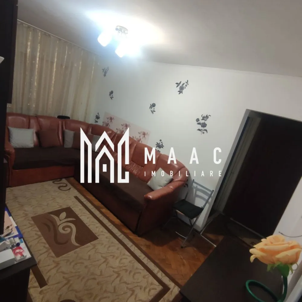 Apartament| 3 camere | Ostroveni | Spatiu Comercial - MAAC Imobiliare vă propune spre vânzare un apartament cu 3 camere, situat în cartierul Ostroveni, ideal atât pentru locuință, cât și pentru spațiu comercial, având intrare separată autorizată.

Apartamentul este semidecomandat, amplasat la parter, cu o suprafață totală de 57 mp și o suprafață utilă de 49 mp. Proprietatea este finisată clasic și se predă complet mobilată și utilată, exact ca în fotografii, oferind posibilitatea utilizării imediate fără investiții suplimentare.

Poziționarea este un mare avantaj, imobilul aflându-se în apropierea grădinițelor, școlilor, instituțiilor publice și magazinelor, într-o zonă liniștită, cu acces facil și vizibilitate bună – aspect important pentru activități comerciale.

Această proprietate reprezintă o oportunitate excelentă atât pentru rezidență, cât și pentru dezvoltarea unei afaceri.

Pentru mai multe detalii sau pentru programarea unei vizionări, vă invităm să contactați MAAC Imobiliare.

id: CP2855071 - SP