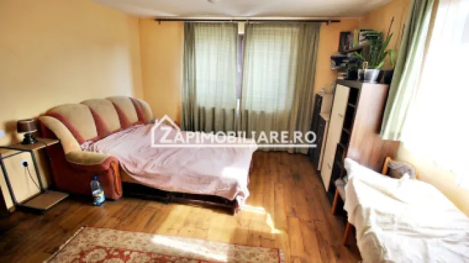 Casa 5 camere,250 mp,660 mp teren, cartier 7 Noiembrie,zona Sudului,