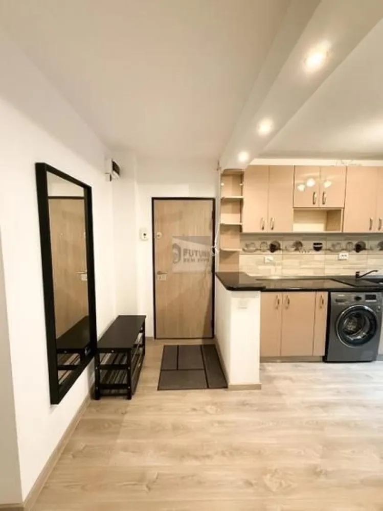 Apartament 3 camere | 64 mp | Zonă liniștită, excelent conectată - Vă propunem spre vânzare un apartament de 3 camere, cu o suprafață de 64 mp, situat într-un bloc solid, construit în 1984, amplasat într-o zonă apreciată pentru liniște și accesibilitate, în proximitatea Petre Ispirescu și a Policlinica Rahova. ✨ Avantaje cheie ale proprietății: Compartimentare practică, ideală pentru familie Bucătăria se predă mobilată și utilată, conform fotografiilor Apartament cu acte complete: cadastru, certificat energetic, documentație pregătită pentru vânzare Contorizare individuală la apă Scară cu supraveghere video, întreținută corespunzător 📍 Localizare & acces: Zonă foarte liniștită, cu trafic redus La 2 minute de stația STB Petre Ispirescu Acces rapid la tramvaiul 32 Aproape de Liceul Dimitrie Bolintineanu Magazine și facilități la câteva minute: Mega Image, Kaufland Șos. Sălaj, farmacii, servicii de proximitate 🔑 O proprietate echilibrată, potrivită atât pentru locuire proprie, cât și pentru investiție, într-o zonă cu cerere constantă. 📞 Pentru detalii și programarea unei vizionări: 0751521504 — Un apartament „corect” din toate punctele de vedere: poziție bună, acte clare, acces rapid la transport și facilități.