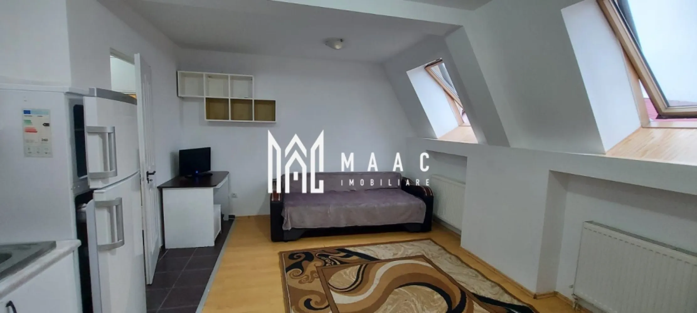 Apartament 1 Camera I Etaj Intermediar I Zona stefan Cel Mare - Se vinde un apartament cu 1 cameră, având o suprafață de 28 mp, situat la etajul 5 din 6, într-un bloc cu lift, în zona Ștefan cel Mare. 
Locuința este complet mobilată și utilată și se predă disponibilă imediat, fiind ideală pentru locuire sau investiție.

Caracteristici principale:
Tip: Apartament 1 cameră
Suprafață: 28 mp
Etaj: 5 / 6
Bloc cu lift
Complet mobilat și utilat
Disponibil imediat
Zonă: Ștefan cel Mare

Detalii interioare:
Cameră spațioasă și luminoasă
Bucătărie utilată complet
Baie în stare foarte bun
Hol cu spații de depozitare
Finisaje întreținute, apartament gata de mutare

Avantaje:
Etaj superior, cu lumină naturală bună
Lift în bloc
Poziționare excelentă, aproape de transport public, magazine, farmacii și alte facilități
Ideal pentru investiție sau locuință personală

Pentru informati si vizionari: ID: CP2854989
