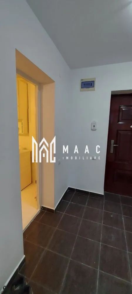 Apartament 1 Camera I Etaj Intermediar I Zona stefan Cel Mare - Se vinde un apartament cu 1 cameră, având o suprafață de 28 mp, situat la etajul 5 din 6, într-un bloc cu lift, în zona Ștefan cel Mare. 
Locuința este complet mobilată și utilată și se predă disponibilă imediat, fiind ideală pentru locuire sau investiție.

Caracteristici principale:
Tip: Apartament 1 cameră
Suprafață: 28 mp
Etaj: 5 / 6
Bloc cu lift
Complet mobilat și utilat
Disponibil imediat
Zonă: Ștefan cel Mare

Detalii interioare:
Cameră spațioasă și luminoasă
Bucătărie utilată complet
Baie în stare foarte bun
Hol cu spații de depozitare
Finisaje întreținute, apartament gata de mutare

Avantaje:
Etaj superior, cu lumină naturală bună
Lift în bloc
Poziționare excelentă, aproape de transport public, magazine, farmacii și alte facilități
Ideal pentru investiție sau locuință personală

Pentru informati si vizionari: ID: CP2854989