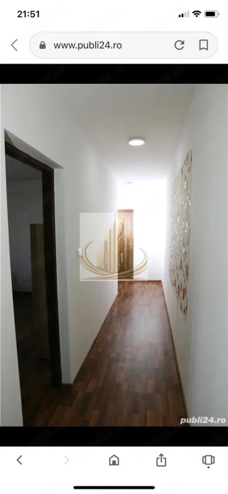 Apartament modern zona Lipovei🏡 - 🏡 Grand Mobilis vă propune spre închiriere un apartament cu 2 camere, situat în zona Calea Lipovei, una dintre cele mai apreciate zone rezidențiale din Timișoara.

Apartamentul este complet mobilat și utilat, fiind pregătit pentru mutare imediată. Locuința oferă un ambient confortabil și luminos, fiind ideală pentru un cuplu sau o persoană care își dorește acces rapid către principalele puncte de interes ale orașului.

Dotări:

* 2 camere;
* Centrală termică proprie;
* Aer condiționat;
* Bucătărie complet utilată;
* Mobilier modern și funcțional;
* Spații bine compartimentate.

Unul dintre marile avantaje ale proprietății este amplasarea excelentă, la doar 5 minute de Iulius Town, cu acces facil către mijloace de transport în comun, magazine, farmacii, restaurante și alte facilități.

Dacă această proprietate corespunde cerințelor dumneavoastră, vă invităm să ne contactați pentru mai multe informații și programarea unei vizionări. Echipa Grand Mobilis vă stă la dispoziție!