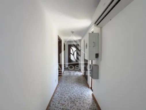 Casa + constructie moderna,de vanzare,2 locuinte,teren 2298 mp Giulvaz