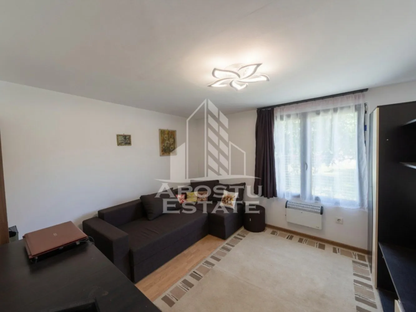 Casa + constructie moderna,de vanzare,2 locuinte,teren 2298 mp Giulvaz