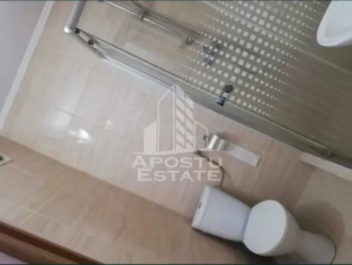 Garsoniera, etaj 1, bloc anvelopat, zona UMT