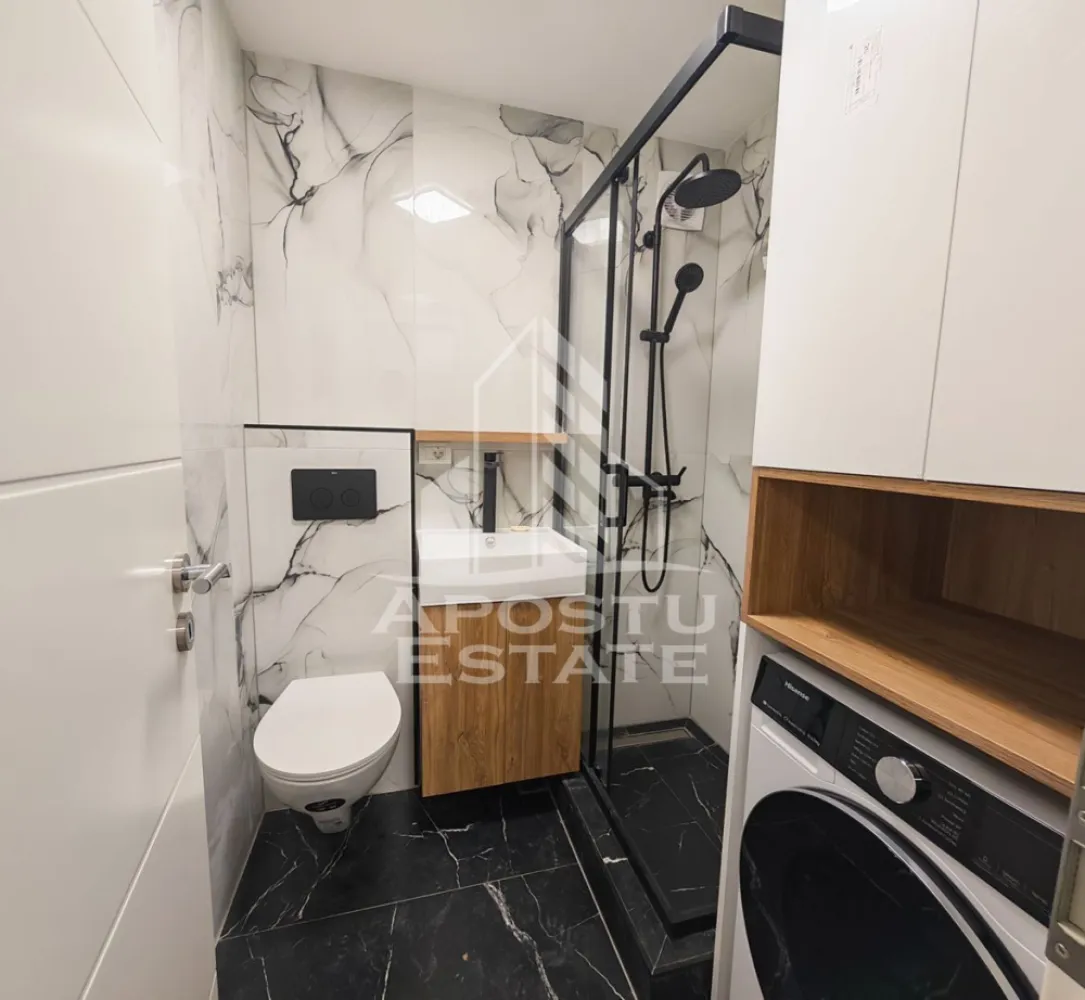 Apartament cu o camera de vanzare, renovat, zona Circumvalatiunii - APOSTU ESTATE va ofera spre vanzare un apartament cu o camera, complet renovat, situat la etaj intermediar, 6 din 10 al unui bloc ce dispune de doua lifturi, amplasat in zona Circumvalatiunii.

Apartamentul este ideal atat ca investitie, cat si ca locuinta, aflandu-se la doar cateva minute fata de statia de autobuz, Kaufland, parc, scoala sau fata de sala de sport, și la doar 10 minute fata de Iulius Mall.

Apartamentul are o suprafata utila aproximativa de 34 mp, fiind compartimentat astfel:
- hol de acces cu pantofar si dressing pe comanda 
- baie prevazuta cu dus 
- camera principala spatioasa 
- bucatarie separata mobilata pe comanda
- balcon cu vedere panoramica mobilat

Confortul termic este realizat prin termoficare, dar și prin intermediul aparatului de aer conditionat nou.

Oferim consultanta bancara prin colaboratorii nostri pentru alegerea celui mai potrivit credit.
Disponibil imediat!
Va asteptam cu drag la o vizionare chiar astazi!