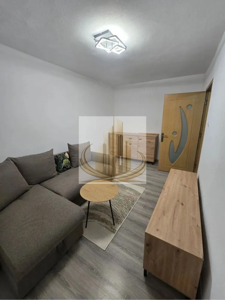 🏡Ap Aradului 2 camere - 🏡 Grand Mobilis vă propune spre închiriere un apartament în zona Aradului – Timișoara

Grand Mobilis vă oferă spre închiriere un apartament situat în una dintre cele mai căutate zone ale Timișoarei – zona Aradului, ideal pentru un stil de viață confortabil și acces rapid către punctele de interes ale orașului.

📍 Localizare: zona Aradului, Timișoara
🏢 Etaj: parter
🛋️ Stare: complet renovat recent
🪑 Dotări: mobilat și utilat complet
✨ Caracteristici: apartament modern, bine compartimentat, cu finisaje de calitate

Locuința se află într-o zonă liniștită, dar foarte bine conectată la mijloace de transport, supermarketuri, școli și alte facilități urbane. Este alegerea ideală pentru un cuplu, o persoană activă sau chiar pentru cei care lucrează de acasă și își doresc confort și accesibilitate.

💰 Disponibil imediat

Pentru mai multe detalii și programări la vizionare, nu ezitați să ne contactați.