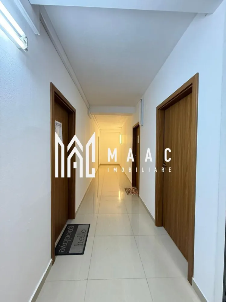 Spatiu de Birouri |2 camere| 45 MPU | Strand - MAAC Imobiliare vă propune spre închiriere un spațiu de birouri bine compartimentat, ideal pentru activități profesionale într-o zonă ușor accesibilă. Detalii proprietate: Compartimentare: 2 camere potrivite pentru birouri, spații de lucru individuale sau activități administrative Etaj: situat la etajul 2 al unui imobil cu 3 niveluri Facilități: baie și bucătărie disponibile pe fiecare etaj, oferind confort și funcționalitate Utilități: incluse în prețul chiriei Condiții: se solicită garanție în cuantumul unei luni de chirie Spațiul este ideal pentru birouri de consultanță, contabilitate, IT, activități profesionale sau administrative. Pentru mai multe detalii si pentru programarea unei vizionari contactati echipa MAAC imobiliare specificand ID anunt CP :2853952