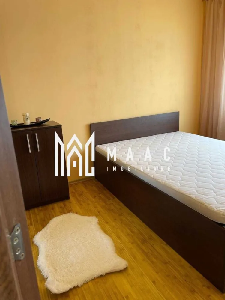 Apartament de vânzare Sibiu 2 camere | Cedonia | 40 mp, semidecomandat - Apartament cu 2 camere semidecomandat de vânzare în Sibiu, zona Cedonia, cu 40 mp utili, situat la etajul 5 al unui imobil finalizat în 2010, disponibil imediat.

Detalii proprietate:
• Suprafață utilă: 40 mp
• Suprafață construită: 50 mp
• Compartimentare: 2 camere semidecomandate
• 1 dormitor, 1 baie, 1 bucătărie
• Etaj 5 din 5
• Stare interioară: bună
• Bucătărie separată, mobilată și utilată
• Baie cu cadă
• Pardoseli din lemn
• Apartament disponibil imediat

Localizarea în zona Cedonia, în cartierul Hipodrom, oferă acces facil către punctele de interes ale orașului. În apropiere se află sediul Agenției pentru Protecția Mediului, magazine, farmacii, supermarketuri, școli, grădinițe, mijloace de transport în comun și centre comerciale.

Pentru detalii suplimentare și programarea unei vizionări, contactați echipa MAAC Imobiliare și menționați Cod anunț CP3193313.