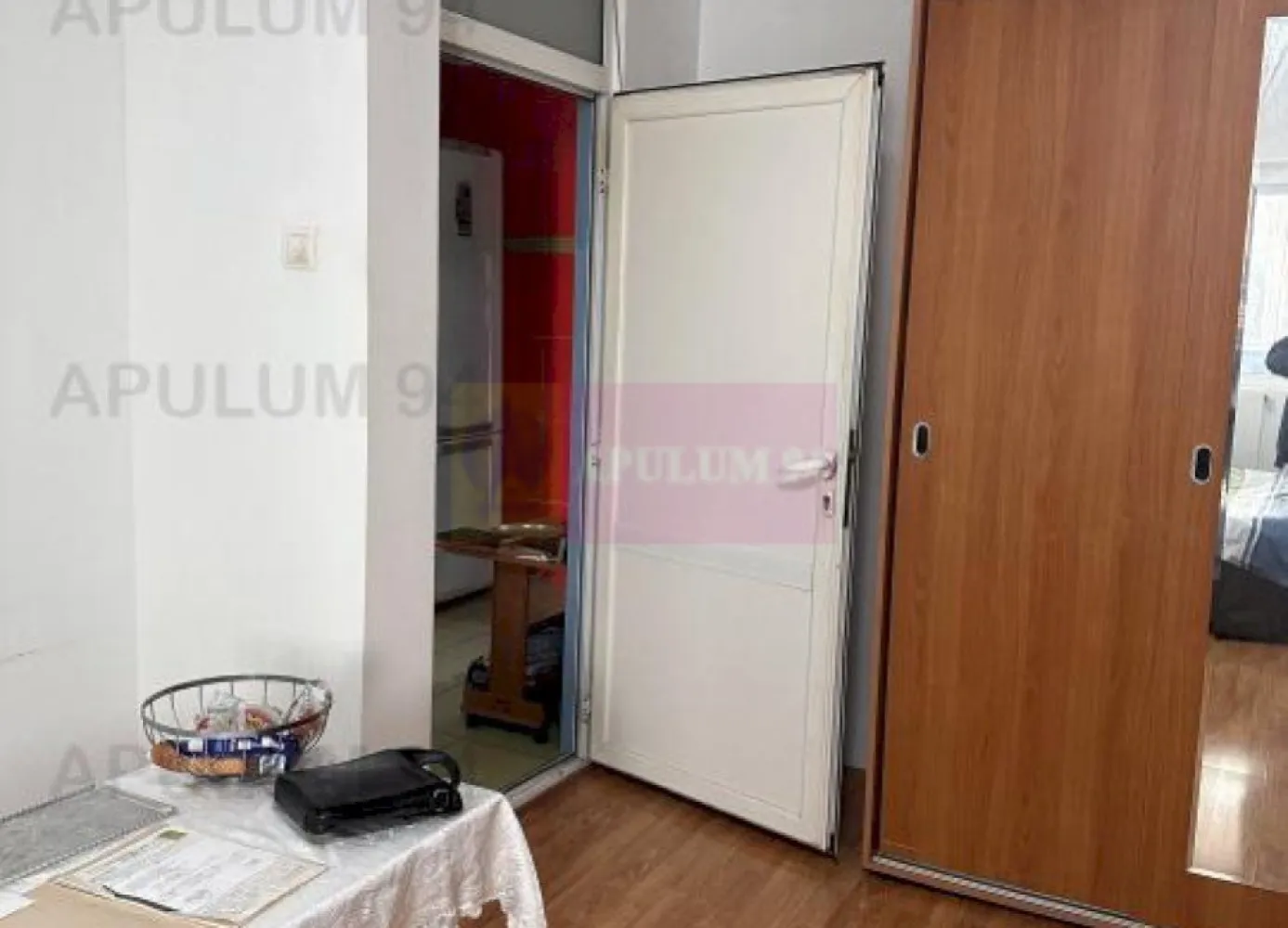 Garsoniera Calea Ferentari-Nasaud - "Compania imobiliara Apulum 94 va propune o garsoniera confort 1 ,decomandata situata in zona Calea Ferentari cu o suprafata utila de 37 mp,suprafata total de 40 mp intr-un bloc 1987.Garsoniera are ca imbunatatiri: gresie,faianta,parchet,termopan,usa metalica si se vinde mobilata si utilata(aragaz,masina de spalat).Eliberarea se face la semnarea actelor..Pentru mai multe detalii sau vizionare va rog sa ma contactati la numarul de telefon 0733683454 -Dorin Dinu"