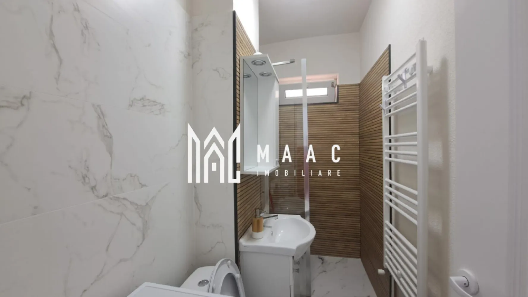 Apartament 2 camere | Etaj 2 | Mobilat si Utilat | Hipodrom III - MAAC Imobiliare vă propune spre închiriere un apartament cu 2 camere situat în cartierul Hipodrom III, zona Mihai Viteazu, o locație bine conectată, cu acces rapid către centre comerciale, mijloace de transport, instituții de învățământ și alte puncte de interes urban. Proprietatea reprezintă o alegere potrivită pentru cei care caută un apartament de închiriat într-o zonă accesibilă și dinamică.

Apartamentul este complet mobilat și utilat, fiind pregătit pentru mutare imediată. Compartimentarea oferă un spațiu confortabil și funcțional, ideal pentru un cuplu sau o persoană singură care își dorește confort și proximitate față de facilitățile orașului.

Caracteristici principale:
-2 camere
-Complet mobilat
-Complet utilat
-Zonă bine conectată
-Disponibil imediat

Se solicită garanție în valoare de o chirie lunară.

Pentru mai multe informații, vă rugăm să menționați telefonic că ați văzut anunțul cu ID CP2853372.
