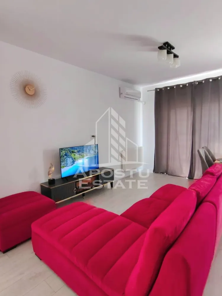 Apartament tip penthouse,nou,terasa 60 mp,Mehala - Apostu Estate va propune spre inchiriere un apartament nou,open space cu 2 camere,in zona Mehala.
Apartamentul este disponibil la etajul 3/3,intr-un imobil nou si se desfasoara pe o suprafata utila de 60 mp plus o terasa de 60 mp.
Compartimentare:
-hol acces.
-living open space cu bucataria si loc de luat masa(bucataria echipata cu cafetiera,vesela)
-baie spatioasa cu cabina de dus,dotata cu prosoape si produse de igiena.
-dormitor.
-terasa de 60 mp amenajata.
Confortul termic se realizeaza prin intermediul centralei si al climei,incalzirea este in pardoseala.
Apartamentul este complet mobilat si utilat modern,totul este nou,prima inchiriere.
Pozitie ideala intr-o zona linistita,la doar 6 minute de Centru si de Iulius Town.
Amenajat cu atentie la detalii,finisaje ultramoderne,mobilier si aparatura de inalta calitate,pentru a oferi un spatiu intim si relaxant,si confort sporit.
Beneficiaza de un loc de parcare.
Disponibil imediat!
Va asteptam cu drag la o vizionare!