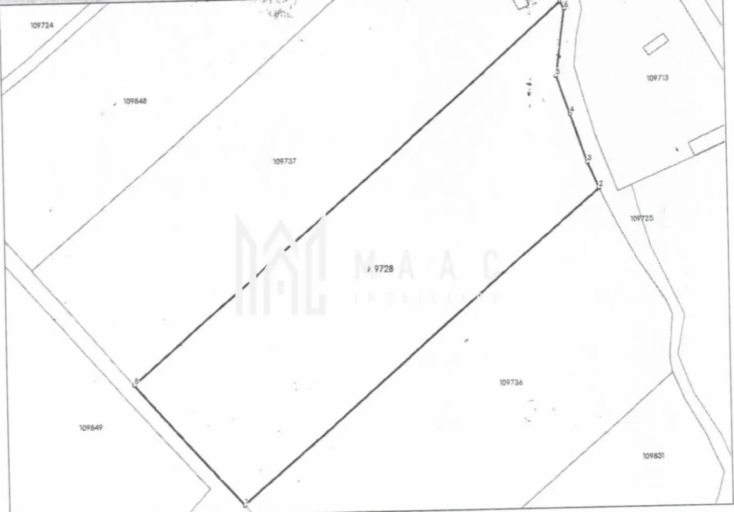 Teren industrial I 37200 mp Parcelabil I Acces la DJ I Agnita - MAAC Imobiliare promovează spre vânzare un teren industrial amplasat la periferia orașului Agnita – o oportunitate solidă pentru investitori și dezvoltatori.

Caracteristici teren:
- Suprafață totală: 37.253 mp
- Împărțit în 4 parcele de aprox. 9.200 mp fiecare, cu amprentă dreptunghiulară
- Destinație: industrial / construcții
- Front stradal la DJ: aprox. 40 m liniari
- Drum forestier pe lungimea parcelelor, ce poate fi dezvoltat ca drum de acces pentru fiecare parcelă
- Lucrări de îndreptare și prospectare efectuate
- Fără construcții existente – teren liber, pregătit pentru dezvoltare

Avantaje investiționale:
- Suprafață generoasă, potrivită pentru proiecte industriale de amploare
- Posibilitate de parcelare și dezvoltare etapizată
- Acces direct la drum județean și drum secundar
- Poziționare strategică, ideală pentru activități de producție, logistică sau comerț
- Potențial ridicat de creștere a valorii prin dezvoltarea zonei

Această proprietate reprezintă o investiție de anvergură, cu perspectivă pe termen lung, destinată profesioniștilor și investitorilor care urmăresc proiecte industriale sau economice solide.

Pentru mai multe detalii, contactați echipa MAAC Imobiliare specificând ID CP2853204.