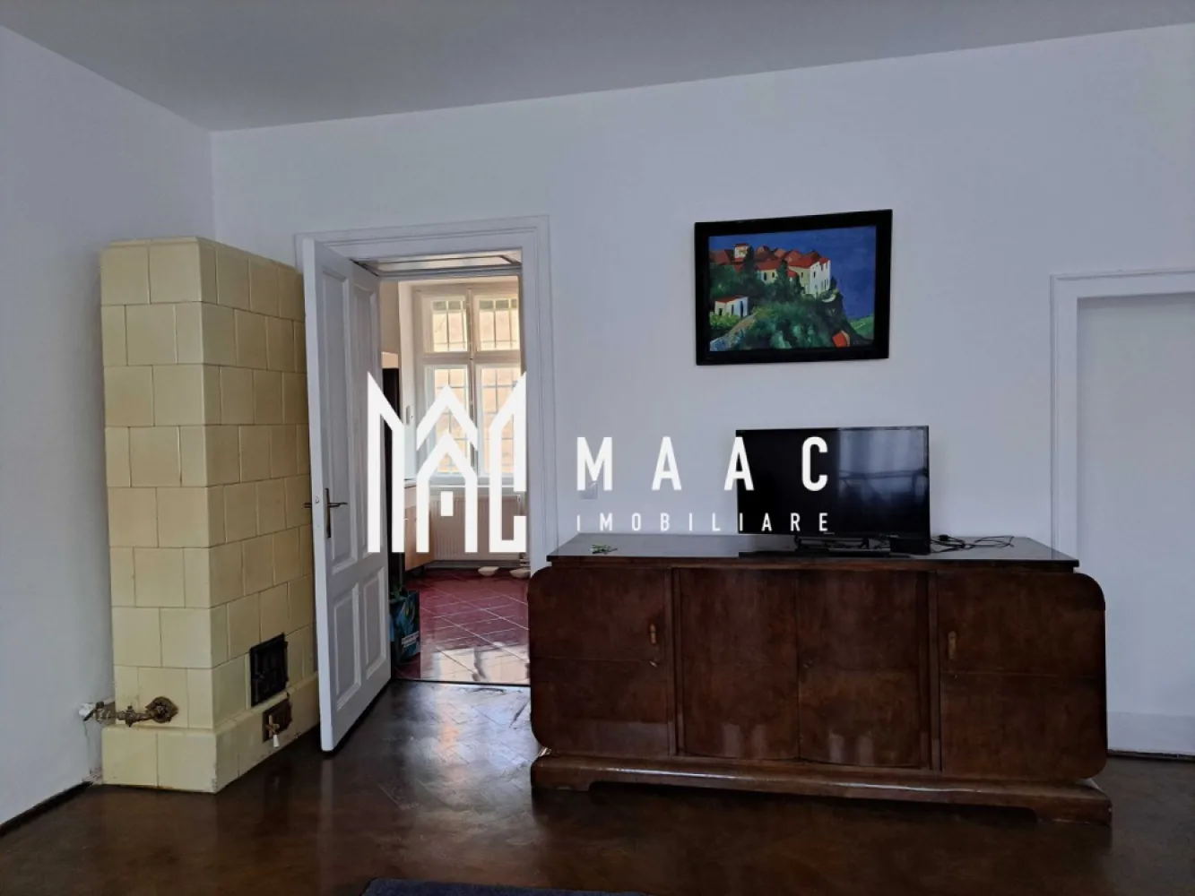 Apartament 2 camere | Ultracentral | 76 MPU | Loc de parcare - MAAC Imobiliare vă propune spre închiriere un apartament de 2 camere, cu suprafață utilă de 76 mp, situat în zona centrală a orașului Sibiu.

-Proprietatea se află într-o clădire bine întreținută, cu retragere de la trafic, aproape de Podul Minciunoșilor, Piața Mică și principalele obiective din centrul istoric al Sibiului

-Imobilul este mobilat și utilat , fiind compus din: sufragerie spațioasă, dormitor matrimonial, bucătărie închisă, utilată și mpbilată, baie cu geam pentru aerisire și spații de depozitare. Finisajele sunt moderne, iar suprafețele vitrate mari oferă lumină naturală pe tot parcursul zilei. Imobilul este dotat cu electrocasnice, centrale termice individuale, sistem de încălzire eficient și se închiriază așa cum se prezintă în poze.

-Zona amplasării imobilului oferă acces facil către restaurante, zone culturale, magazine, mijloace de transport și instituții publice. 

- Imobilul beneficiază de un loc de parcare privat.

Se percepe o garanție în cuantumul unei luni de chirie.

Pentru mai multe detalii, vă rugăm să specificați anunțul cu CP2930679.