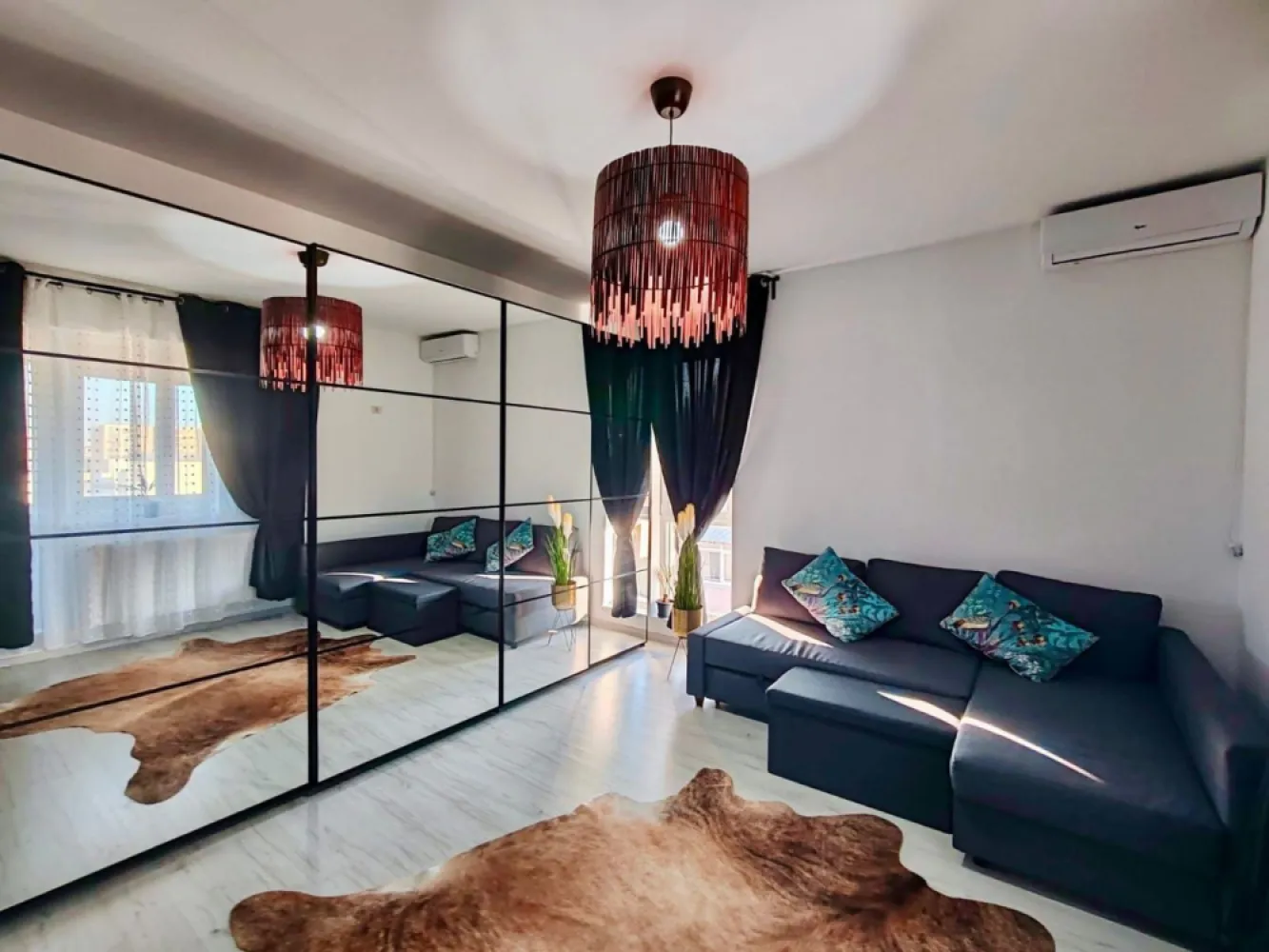 Ag BRASADAS vinde 3 Cam ULTRALUX NOU lângă Metrou. - Agenția BRASADAS vinde apartament LUX cu 3 camere an 2024 situat in cartierul rezidențial ROTAR PARK. Mobila Mobexpert de calitate modern. Finisaje PREMIUM, electrocasnice de ultimă generaţie, inclusiv masina de spalat vase, totul NOU. Foarte SPATIOS, LUMINOS decomandat, etaj 3 la 7 minute de Metrou. Merita vazut.
Pentru detalii va rugam sa sunați direct la numărul 0743598462.