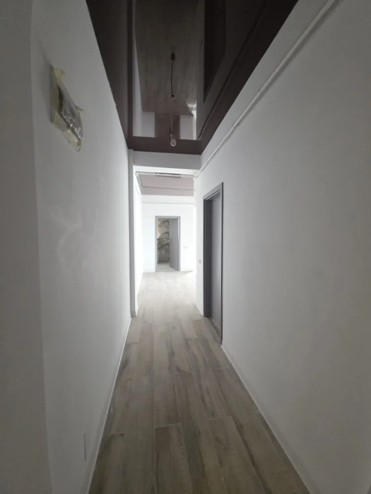 Apartament 2 camere, INTABULAT, FINISAT PREMIUM, 59mp utili + 3,6 balcon - Apartament 2 camere , intabulat, disponibil imediat pentru mutare, format living open space, dormitor, baie si balcon.– 62,6 mp utili ( 3,6 balcon )Compartimentarea ideala, fiind foarte luminos, calduros si economic datorita sistemului de incalzire prin pardoseala.Detalii si vizionari : 076 700 5000Situat intr-o zona de interes ridicat, Octavian Goga nr 5, langa bvd Vasile Milea si mall shopping city.&nbsp;✅ Preț excelent: 95.000 €&nbsp;✅️ COMISION 0%✅ 62.6 mp utili&nbsp;✅ Intabulat – actele pregătite pentru vânzare✅ Finisaje Premium✅️ Incalzire in pardoseala pentru confort sporit si economie✅ Mutare imediată✅ Cartier locuit, acces rapid la bulevard, mall shopping city, Kaufland, lidl,școli și grădinițe.