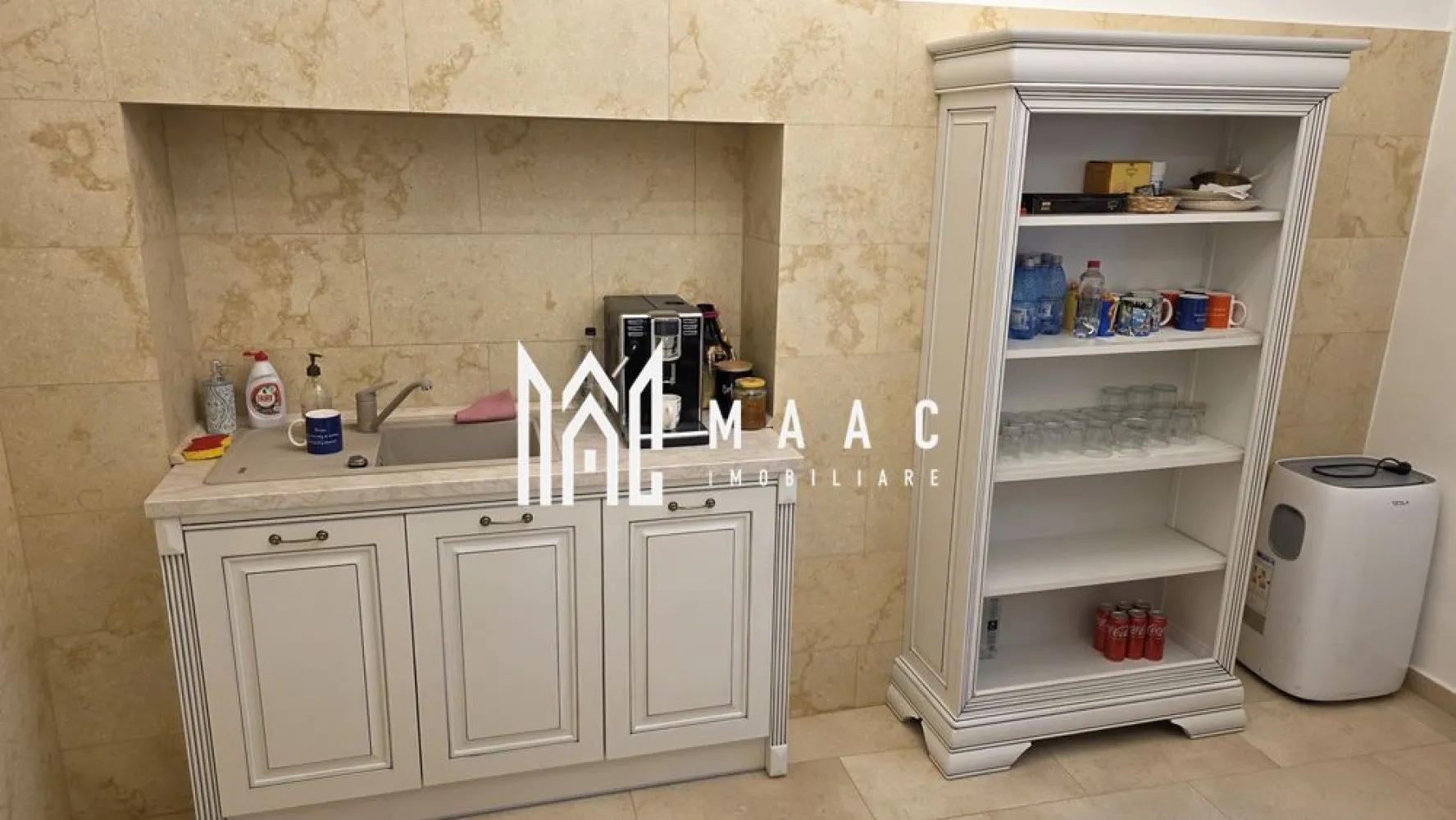 Spatiu de birouri | Parter | 68 MPU | Ultracentral - MAAC Imobiliare vă propune spre închiriere spațiu de birouri ultracentral – 68 mp

Oferă-ți un spațiu de lucru modern, cu o suprafață de 68 mp, situat ultracentral, într-o zonă cu vizibilitate bună și acces facil.

 Caracteristici spațiu:

Suprafață utilă: 68 mp
Finisaje de calitate
Vedere stradală
Potrivit pentru diverse activități:
Birouri
Cabinete
Activități comerciale
Servicii profesionale

 Avantaje locație:

Zonă urbană, bine conectată
Aproape de supermarketuri, bănci și centre educaționale
Stații de autobuz în apropiere
Acces facil pentru clienți și angajați
Zonă activă, potrivită pentru dezvoltarea unei afaceri

Pentru mai multe informatii specificati ca ati vazut anuntul cu ID: CP2930607