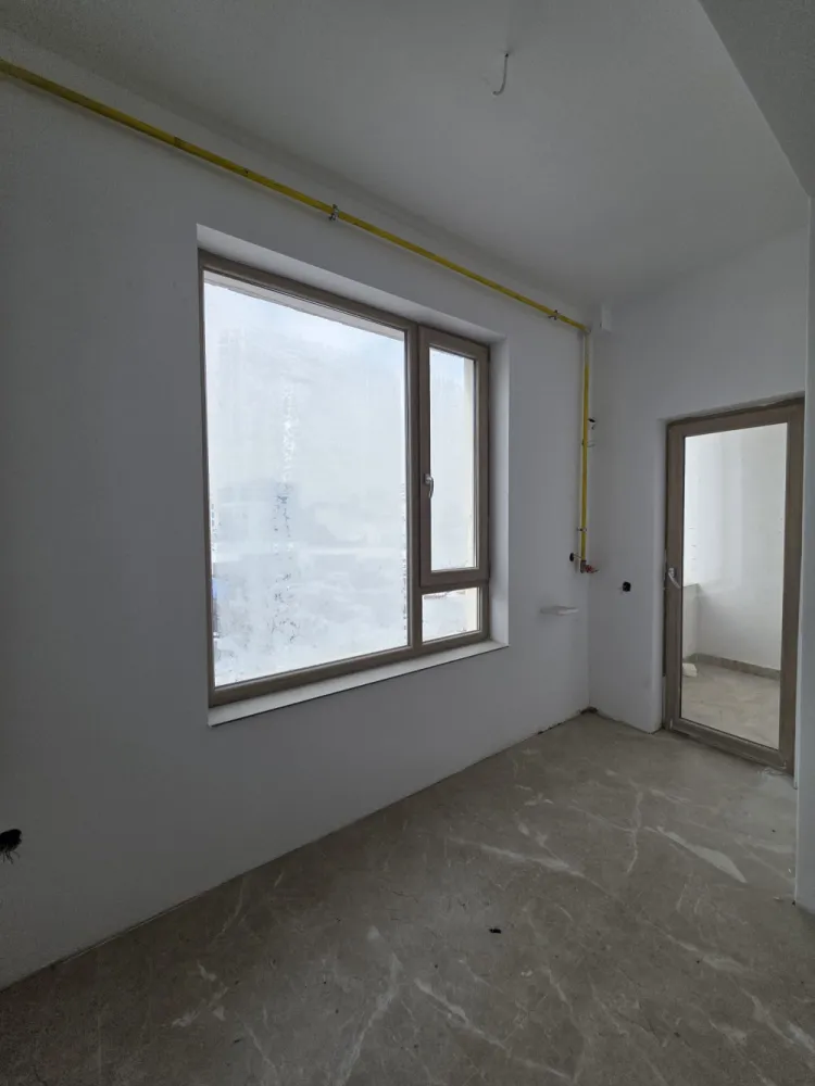 Apartament 2 camere- Dna Stanca- Finisat - 65.000 EURO ( TVA INCLUS ) - 🔥 OFERTĂ EXCELENTĂ – DISPONIBIL IMEDIAT 🔑🏡 Apartament 2 camere – 44,60 mp utiliCompartimentare practică: 🛏 1 dormitor, 🛋 living open space cu bucătărie, 🛁 1 baie și 🌿 balcon.Ideal pentru locuit sau investiție 💼📈📞 Detalii și vizionări: 076 700 5000💰 Preț: 65.000 €✅ TVA 21% inclus✅ Comision 0%🚗 1 loc de parcare exterior inclus✨ Finisaje premium🔥 Încălzire în pardoseală – confort sporit &amp; consum redus📊 Randament garantat📍 Localizare excelentă – Str. Doamna Stanca, lângă Shopping City Sibiu 🛍, Lidl 🛒, Piața Rahovei și Bvd. Bulevardul Mihai Viteazul, la doar 5 minute de mers pe jos 🚶‍♂️🔝 O proprietate accesibilă, bine poziționată și ușor de valorificat – perfectă pentru tine sau pentru portofoliul tău investițional.