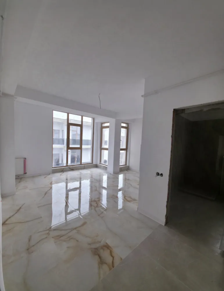 2 Camere- INTABULAT- ZONA EXCELENTA- 80.000 EURO FINISAT - 🏡 Apartament 2 camere – Luminos și Spațios – 51,5 mp utili – Balcon Generos📍 Str. Octavian Goga nr. 5 – lângă Bd. Vasile Milea și Shopping City Sibiu📞 076 700 5000 – Pentru detalii și programări vizionări!💳 Acceptăm orice formă de creditare📑 Intabulat – disponibil imediat💰 Preț excelent: 80.000 €👉 Doar 1.553 €/mp✅ COMISION 0%📐 Detalii apartament:51,5 mp utili (balcon inclus)2 camere luminoase și bine compartimentateBalcon generosFinisaje premiumActe pregătite pentru vânzareMutare imediată📍 Localizare excelentă:Zonă de interes ridicatAcces rapid la Bd. Vasile MileaLa câteva minute de Shopping City SibiuAproape de Kaufland și LidlȘcoli și grădinițe în apropiereCartier locuit, liniștit și bine conectat