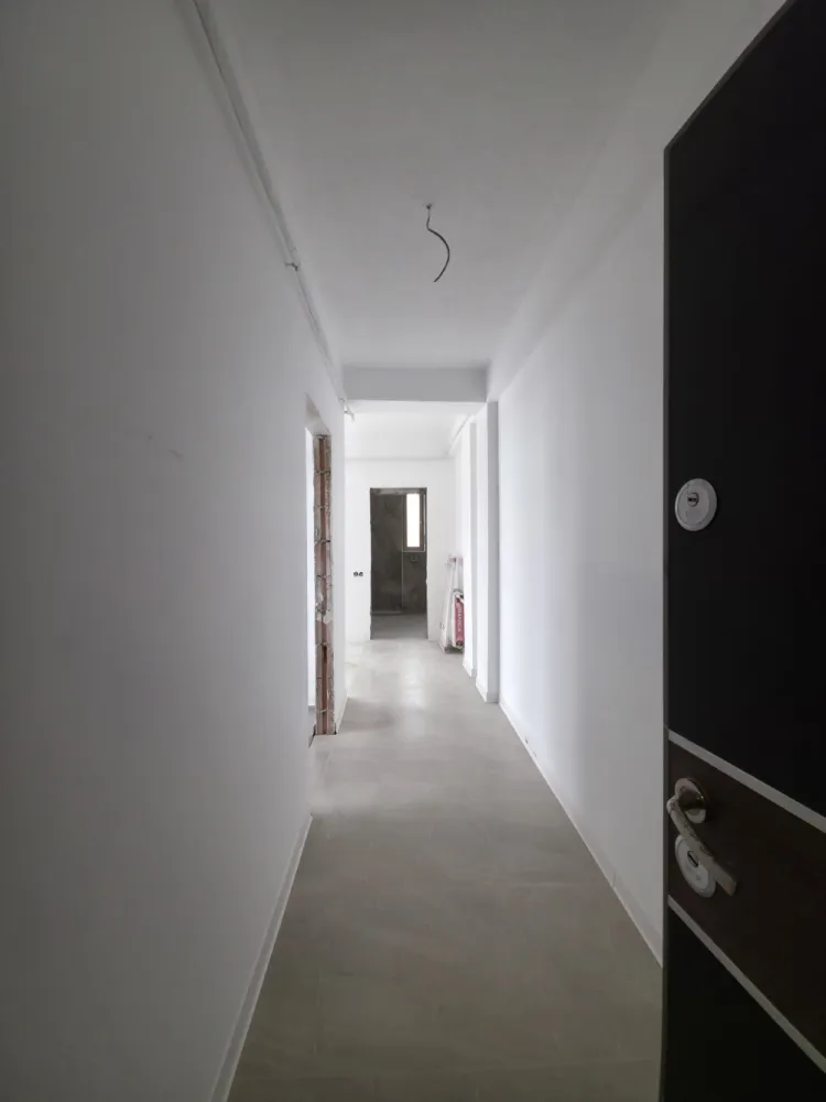 2 Camere- INTABULAT- ZONA EXCELENTA- 80.000 EURO FINISAT - 🏡 Apartament 2 camere – Luminos și Spațios – 51,5 mp utili – Balcon Generos📍 Str. Octavian Goga nr. 5 – lângă Bd. Vasile Milea și Shopping City Sibiu📞 076 700 5000 – Pentru detalii și programări vizionări!💳 Acceptăm orice formă de creditare📑 Intabulat – disponibil imediat💰 Preț excelent: 80.000 €👉 Doar 1.553 €/mp✅ COMISION 0%📐 Detalii apartament:51,5 mp utili (balcon inclus)2 camere luminoase și bine compartimentateBalcon generosFinisaje premiumActe pregătite pentru vânzareMutare imediată📍 Localizare excelentă:Zonă de interes ridicatAcces rapid la Bd. Vasile MileaLa câteva minute de Shopping City SibiuAproape de Kaufland și LidlȘcoli și grădinițe în apropiereCartier locuit, liniștit și bine conectat