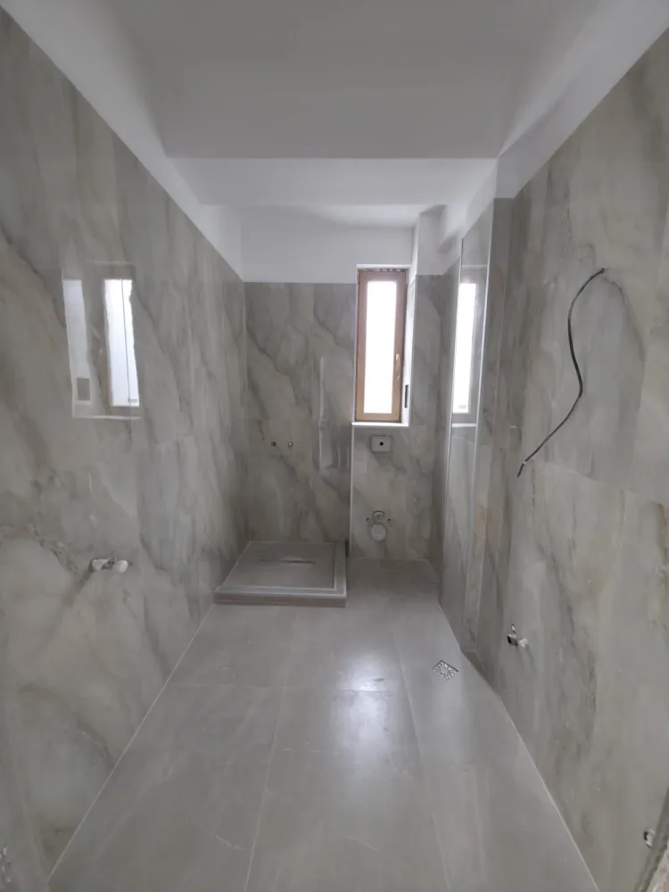 2 Camere- INTABULAT- ZONA EXCELENTA- 80.000 EURO FINISAT - 🏡 Apartament 2 camere – Luminos și Spațios – 51,5 mp utili – Balcon Generos📍 Str. Octavian Goga nr. 5 – lângă Bd. Vasile Milea și Shopping City Sibiu📞 076 700 5000 – Pentru detalii și programări vizionări!💳 Acceptăm orice formă de creditare📑 Intabulat – disponibil imediat💰 Preț excelent: 80.000 €👉 Doar 1.553 €/mp✅ COMISION 0%📐 Detalii apartament:51,5 mp utili (balcon inclus)2 camere luminoase și bine compartimentateBalcon generosFinisaje premiumActe pregătite pentru vânzareMutare imediată📍 Localizare excelentă:Zonă de interes ridicatAcces rapid la Bd. Vasile MileaLa câteva minute de Shopping City SibiuAproape de Kaufland și LidlȘcoli și grădinițe în apropiereCartier locuit, liniștit și bine conectat