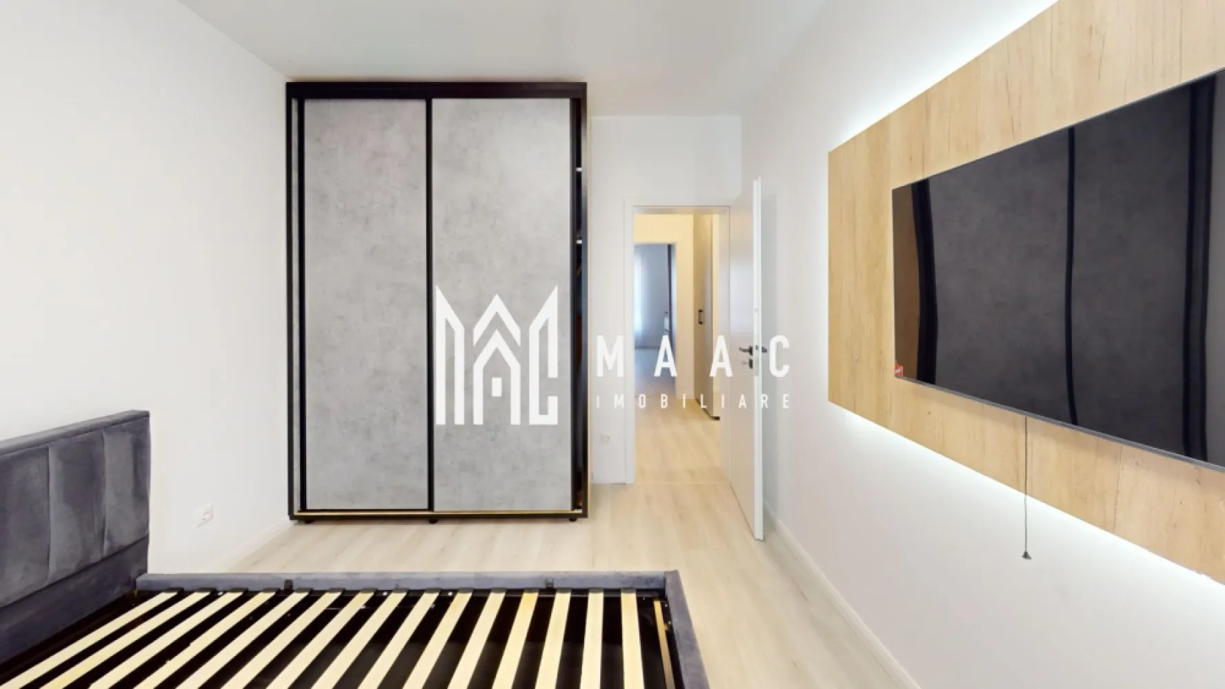 Apartament 3 camere | Gradina | 69 MP | 2 Bai | D. Stanca - MAAC Imobiliare vă propune spre vânzare apartament nou cu 3 camere și loc de parcare – Doamna Stanca, Sibiu

Apartament de vânzare în Sibiu, situat într-un ansamblu rezidențial din zona Doamna Stanca, cu acces rapid către Shopping City, magazine, transport public și principalele artere ale orașului.

 La prețul afișat se adaugă TVA 21%.
 Apartamentul se poate preda la alb sau la cheie, în funcție de preferințele cumpărătorului.

Date tehnice apartament:

3 camere
Compartimentare practică
1 baie + 1 WC serviciu
Spațiu de depozitare
Balcon
1 loc de parcare inclus

Compartimentare:

Hol acces
Living (cameră de zi)
Bucătărie + loc de masă
2 dormitoare
Baie
WC serviciu
Spațiu depozitare

Dotări și caracteristici:

Tâmplărie PVC cu 3 foi de sticlă (izolație termică și fonică)
Centrală termică BOSCH în condensare – 5 ani garanție
Încălzire în pardoseală
Pereți finisați (tencuiți, gletuiți, lavabil alb)
Ușă metalică la intrare
Interfon
Casa scării finisată, balustradă inox
Balcon placat cu gresie
Balustradă din sticlă
Corp iluminat balcon
Pentru mai multe informatii specificati ca ati vazut anuntul cu ID: CP2931935