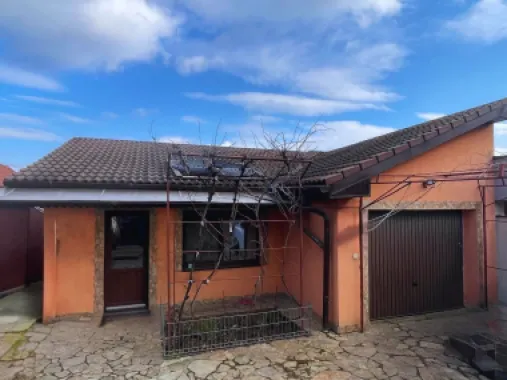 Casa Santandrei, zona linistita, gaz,curent,apa,teren 550 mp-214900Eur