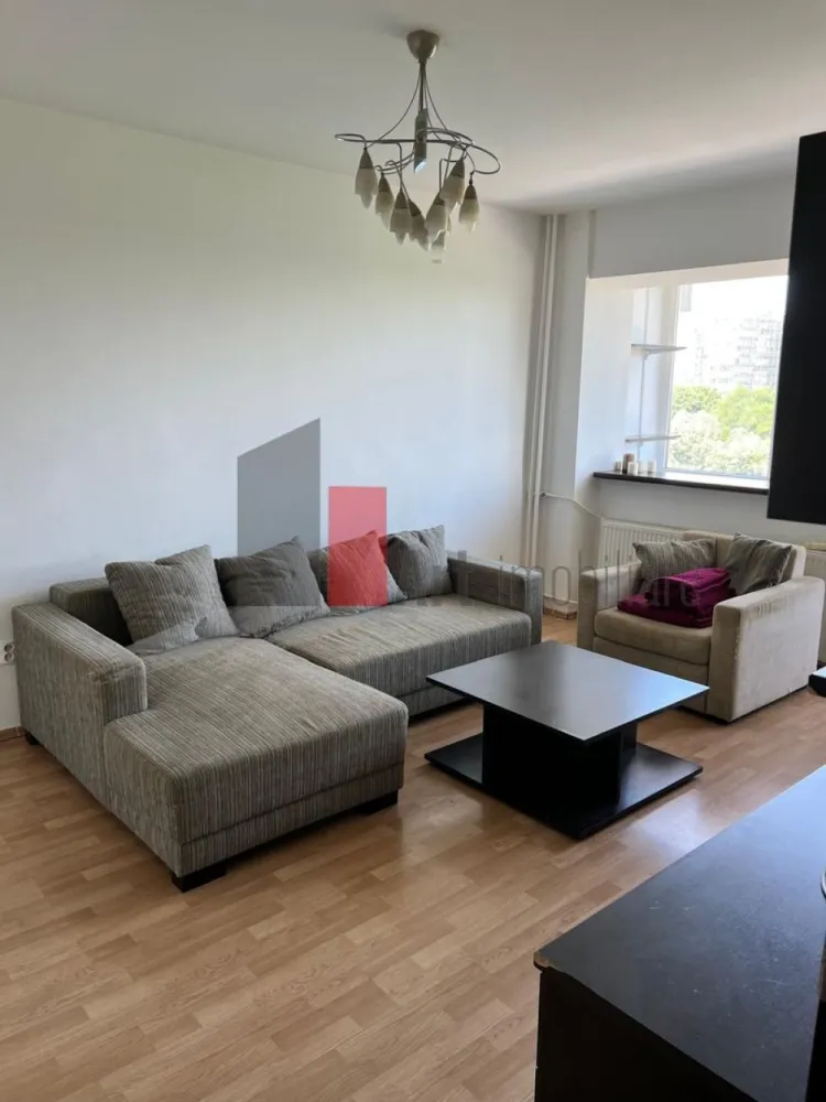 3 camere vizavi de parcul Plumbuita - Va prezentam un apartament de ivamnzare aflat la etajul 6 din 8 cu o vedere superba a parcului Plumbuita.
Imobilul este anvelopat iar costurile de intretinere sunt minime, nu se plateste decat intretinerea si curentul electric, internetul si televiziunea fiind gratuite.

Apartamentul are o suprafata de 70 mp utili si este format din:
 - living
 - 2 dormitoare
 - bucatarie
 - 2 zone de depozitare
 - 1 balcon inchis

Apartamentul se vinde cu tot ce se afla in el. 
Pentru detalii sau vizionare va rog sa ne contactati ! Comision 0 de la cumparator