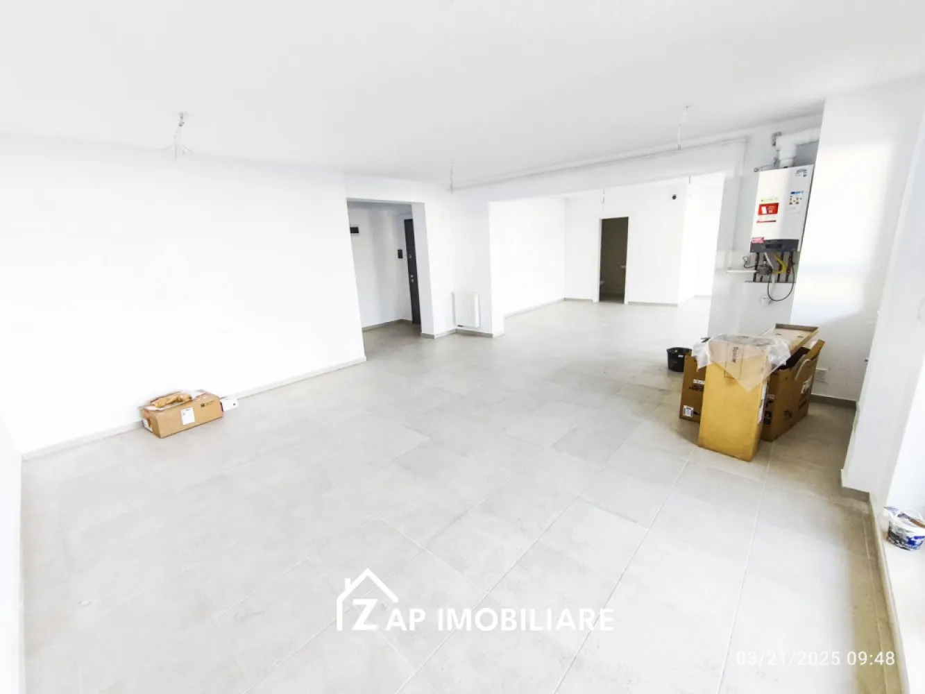Maurer - Spatiu comercial - Parter - 91 mp, 2 toalete si balcon - Mentionati ID-ul proprietatii cand apelati: CP2460979
Contact ⓪⑦②⑥ ②②③ ⑧⑧⑥ Sebastian

Zap Imobiliare vă propune spre închiriere un spațiu comercial generos, cu o suprafață de 91 mp, situat la parterul unui imobil din cartierul Maurer, Târgu Mureș. Proprietatea dispune de o compartimentare de tip open space și are destinația oficială de spațiu comercial în Cartea Funciară , fiind ideală pentru o gamă largă de activități comerciale sau profesionale într-o zonă în plină dezvoltare.

-- Suprafață: 91 mp
-- Compartimentare: Open space, 2 toalete, 1 balcon
-- Dotări și facilități: Aer condiționat, centrală termică proprie, calorifere, geamuri termopan, ușă metalică și o boxă utilă situată sub spațiu pentru depozitare suplimentară.

Datorită poziționării și compartimentării flexibile, spațiul este pretabil pentru farmacie, cabinet medical, stomatologie, birou de firmă, salon sau alte activități similare.

Preț închiriere: 1200 Euro / lună + 1 lună garanție , nu se adauga TVA , spatiul este detinut de persoana fizica 
Comisionul perceput este de 50% din valoarea primei chirii și se plătește o singură dată.

Acest anunț nu corespunde cerințelor tale? Sună la numărul afișat în anunț și unul dintre agenții noștri te va ajuta cu alte oferte personalizate în funcție de cerințele tale.

Contact ⓪⑦②⑥ ②②③ ⑧⑧⑥ Sebastian