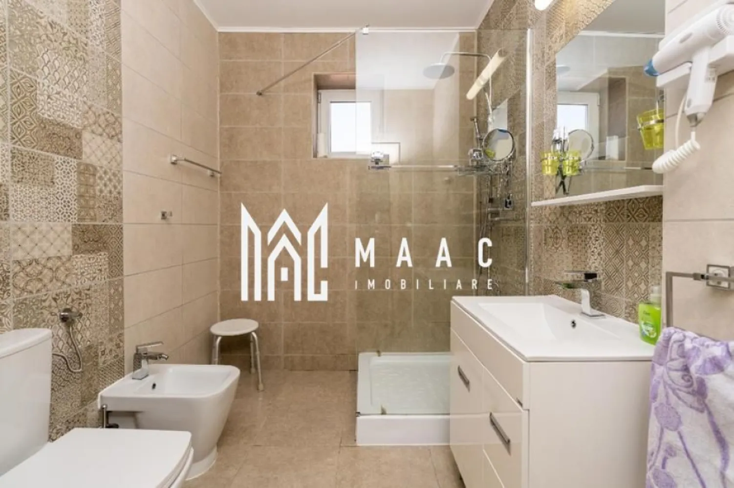 Casă 5 camere | Bul.Vasile Milea , Sibiu | 200 mp, curte