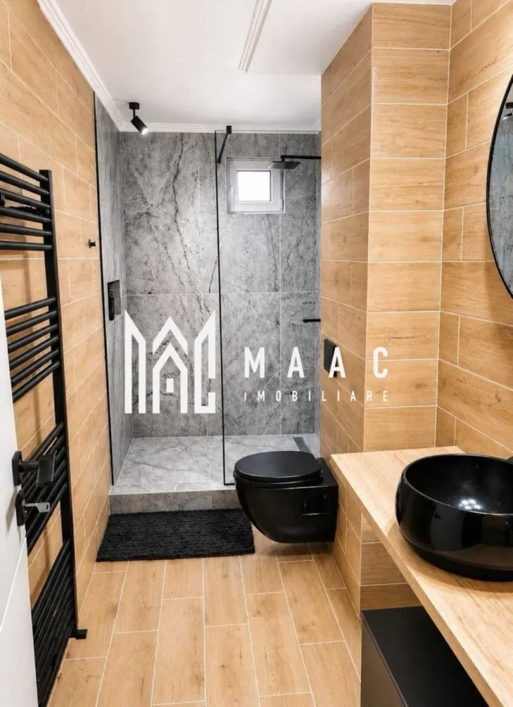 Apartament 2 camere | Ostroveni | 58 mpu | Ostroveni | - MAAC Imobiliare vă propune spre vânzare un apartament cu 2 camere decomandat, complet reconstruit la standarde premium, situat în zona DSV – Ostroveni, la etajul 4 din 10, într-un bloc solid construit după cutremurul din 1977, conform noilor norme de rezistență.

Această proprietate nu este doar renovată, ci reconstruită integral, fiind realizată ca proiect personal, fără compromisuri privind calitatea materialelor sau execuția. Lucrările s-au desfășurat pe parcursul a aproximativ 8 luni, cu accent pe durabilitate, eficiență energetică și confort.

Caracteristici principale:
Apartament cu 2 camere, complet decomandat
Suprafață utilă: 58 mp (55 mp în acte + balcon integrat)
Etaj 4 din 10
Apartament de mijloc, foarte eficient energetic
Se poate vinde complet mobilat și utilat sau parțial mobilat, în funcție de preferințele cumpărătorului
Disponibil pentru mutare imediată
Compartimentare:
Living luminos
Dormitor cu dressing
Bucătărie
Baie
Hol pătrat generos de aproximativ 9 mp
Balcon integrat în suprafața utilă
Reconstrucție și finisaje:
Pereți decopertați până la tencuiala originală și refăcuți integral
Finisaje realizate cu tencuială Rimano, fără placări cu rigips pe pereți sau tavane
Rigips utilizat doar punctual (tavan baie și lateralele balconului)
Instalație electrică complet nouă din cupru
Circuit separat pentru fiecare priză
Minimum două prize în fiecare încăpere
Contor electric relocat pe casa scării
Instalație sanitară refăcută integral
Balcon complet izolat cu vată de sticlă și prevăzut cu calorifer propriu
Nișele tehnice și coloanele blocului au fost izolate cu vată minerală de înaltă densitate pentru confort termic și fonic
Nișele din camere sunt etanșate pentru reducerea pierderilor de căldură și a zgomotului
Dotări:
2 aparate de aer condiționat Fujitsu 12.000 BTU A++
Mașină de spălat rufe A++
Uscător de rufe A++
Frigider
Plită cu inducție
Hotă
Cuptor electric
Cuptor cu microunde
2 televizoare Smart (65" și 55")
Sistem Home Cinema
Espressor automat de cafea
Mop electric
Aspirator silențios
Avantaje:
Apartamentul nu a fost locuit după finalizarea lucrărilor
Electrocasnicele au fost doar testate pentru verificarea funcționării
Investiție documentată, de peste 30.000 €, cu fotografii din toate etapele lucrării și facturi disponibile
Vedere deschisă, fără bloc în față
Bloc liniștit, cu vecini stabili
Locuri de parcare disponibile atât în fața, cât și în spatele blocului
Costuri reduse de întreținere datorită eficienței energetice ridicate

Această proprietate se adresează cumpărătorilor care apreciază calitatea execuției și doresc un apartament în care fiecare detaliu a fost realizat cu atenție și fără compromisuri. Este o locuință pregătită pentru mutare imediată, fără a necesita investiții suplimentare.

Pentru informații suplimentare și programarea unei vizionări specificati ID 3192692