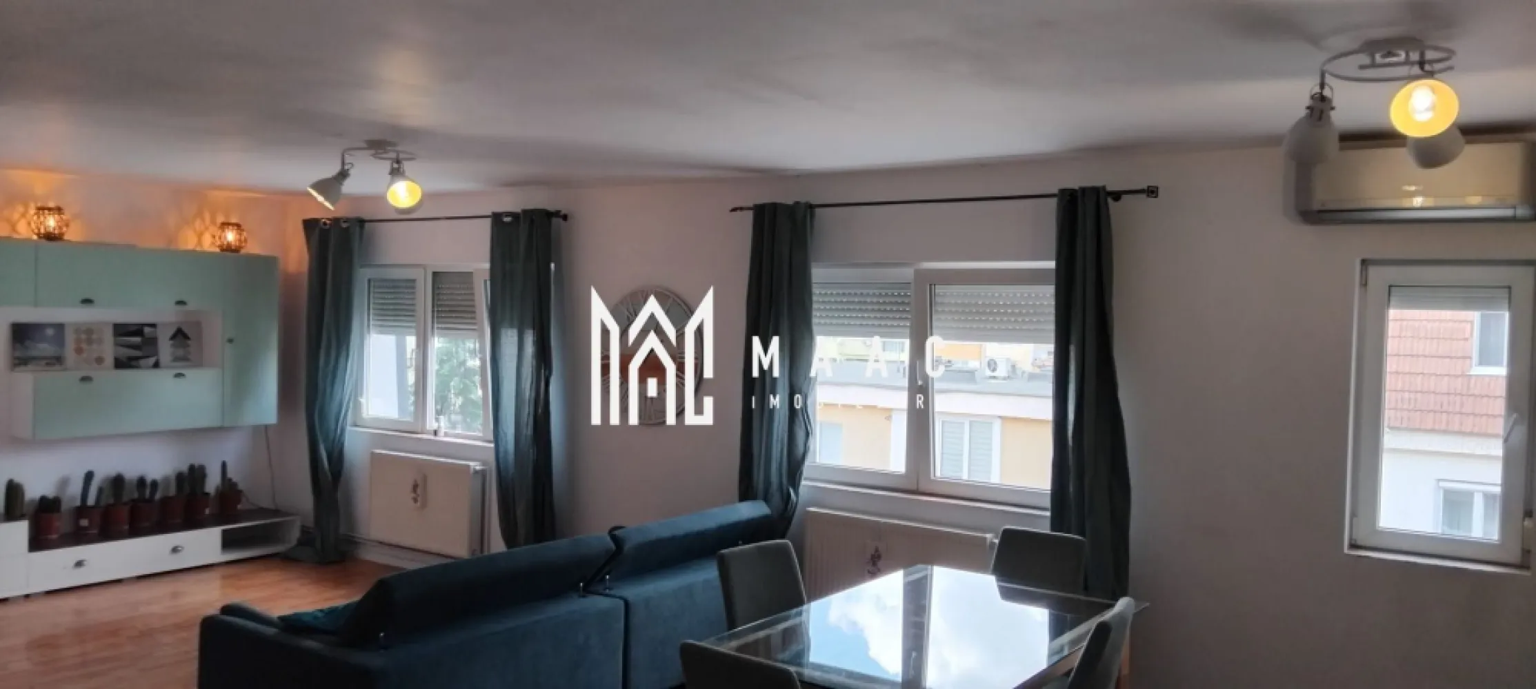 Apartament 3 camere decomandat | Hipodrom | 75 mp, 2 niveluri - Apartament cu 3 camere decomandat, dispus pe două niveluri, în zona Hipodrom 2 din Sibiu, cu 75 mp utili și finisaje moderne, pregătit pentru închiriere pe termen lung.

Detalii proprietate:
• Suprafață utilă: 75 mp, suprafață construită: 90 mp
• Compartimentare decomandată, cu 3 camere, 2 dormitoare, 1 baie și 1 bucătărie
• Configurat pe două niveluri: primul nivel include livingul, bucătăria deschisă și baia, iar al doilea nivel include cele două dormitoare
• Situat la ultimele două niveluri ale unui bloc cu 5 etaje, construit în 1980
• Finisat modern, foarte bine izolat
• Dotat cu aer condiționat și mașină de spălat vase

Proprietatea este amplasată în Hipodrom 2, aproape de biserica de pe Bulevardul Mihai Viteazu, reper util pentru orientare în zonă.

Disponibil imediat pentru închiriere pe termen lung, cu garanție solicitată la inițierea contractului. 
Pentru detalii suplimentare și programarea unei vizionări, contactați echipa MAAC Imobiliare și menționați Cod anunț CP3193804.