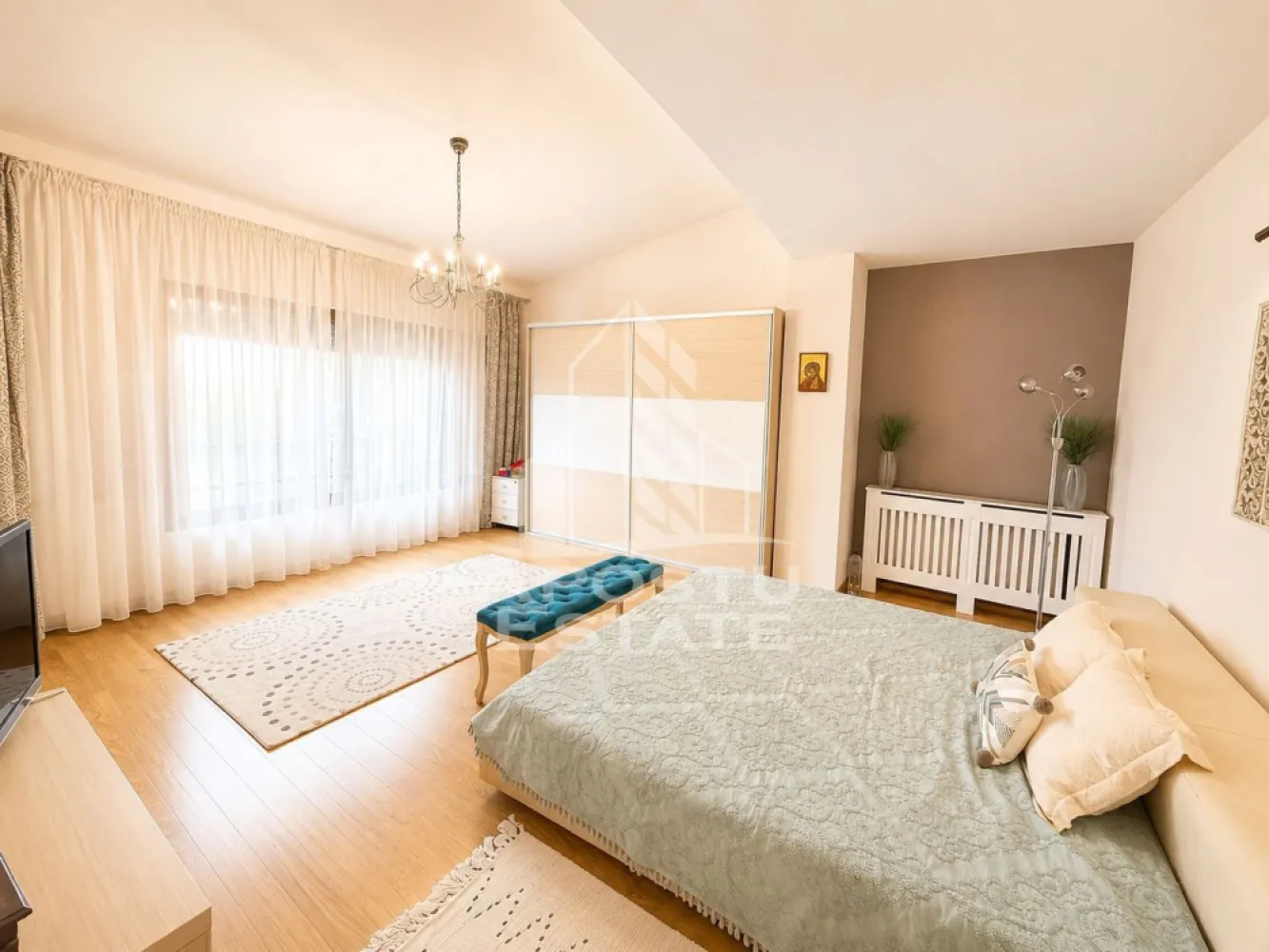 Casa individuala cu gradina si terasa, 6 camere, zona Mehala