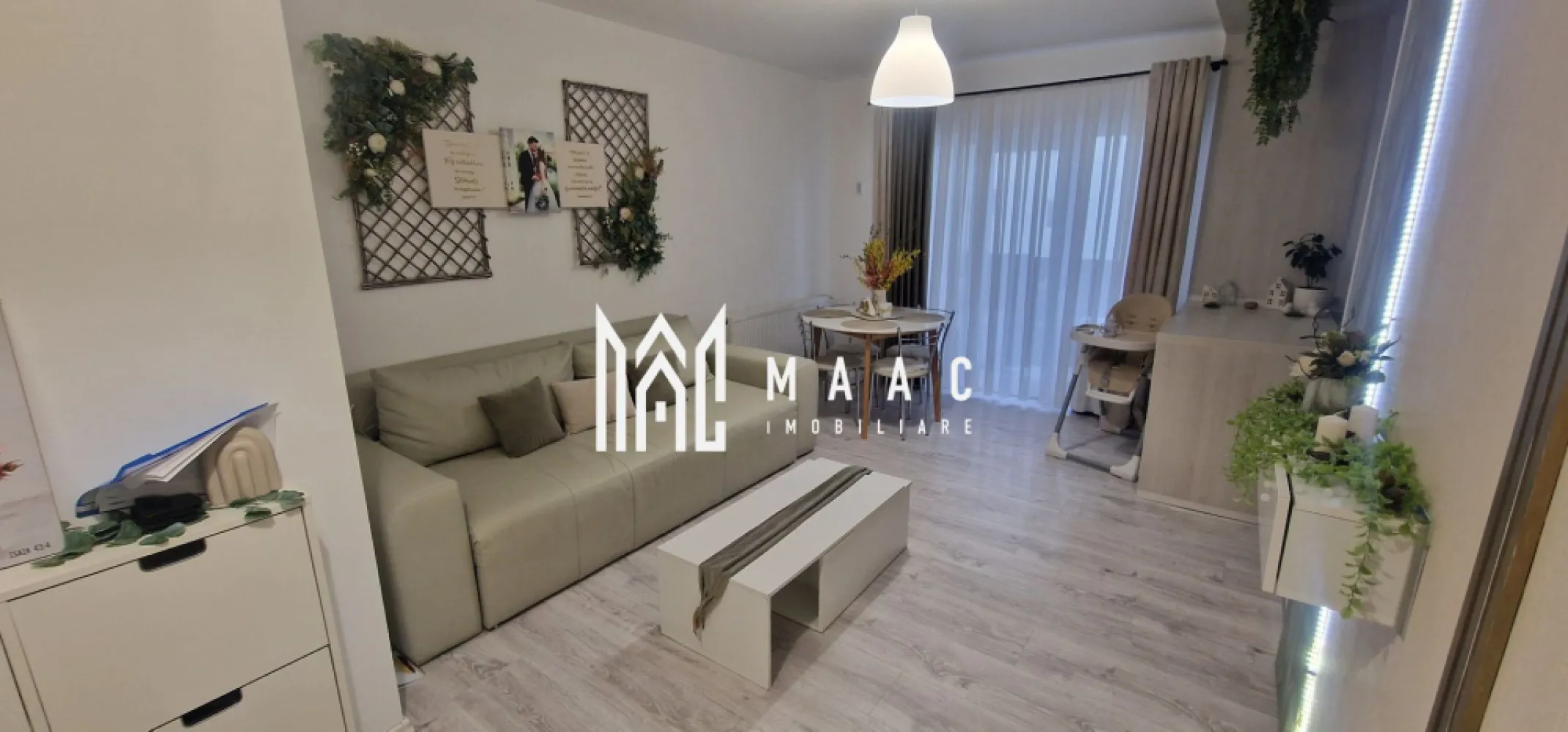 Apartament 2 camere decomandat | Șelimbăr | 50 mp, balcon, parcare, 2019 - Apartament cu 2 camere decomandat în Șelimbăr, situat la etajul 2 al unui imobil P+3 construit în 2019, cu 50 mp utili, balcon de 7 mp și loc de parcare inclus.

Detalii proprietate:
• Suprafață utilă: 50 mp
• Suprafață construită: 67 mp
• Compartimentare: living cu bucătărie open-space, dormitor, baie și dressing
• Etaj 2 din 3
• Balcon: 1 balcon de 7 mp
• Se vinde complet mobilat și utilat
• Loc de parcare privat inclus
• An construcție imobil: 2019

Proprietatea este amplasată într-o zonă liniștită din Șelimbăr, cu acces rapid către Sibiu, centre comerciale, școli, grădinițe și alte puncte de interes. Poziționarea oferă un echilibru bun între accesibilitate și confort pentru locuire.

Pentru mai multe detalii și pentru programarea unei vizionări, contactați echipa MAAC Imobiliare și menționați Cod anunț CP3195304.