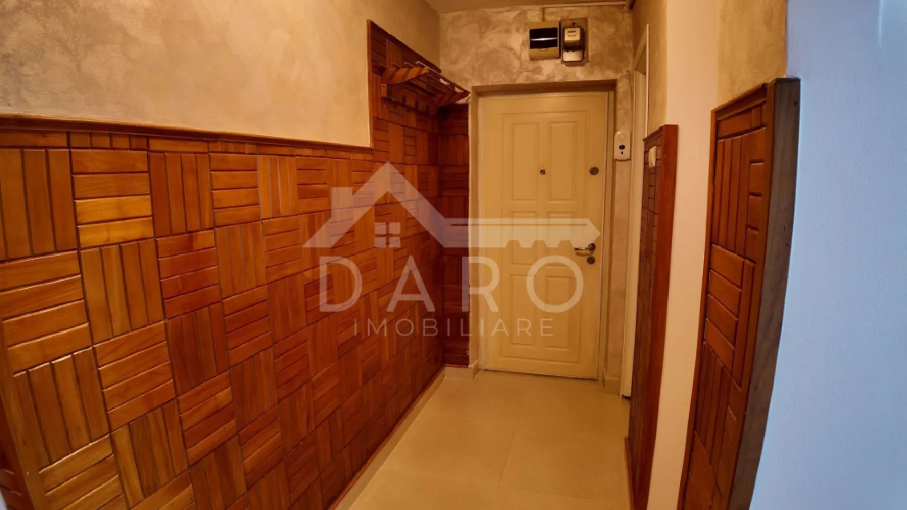🏡 Apartament 2 camere decomandat | Centru – lângă UMFST - 🏡 Apartament 2 camere – Centru / Ultracentral | Zonă UMF (Fostul Mall)

Se oferă spre vânzare apartament cu 2 camere decomandate, nemobilat, recent renovat, situat ultracentral, în zona UMFST (Fostul Mall).

Detalii:

Suprafață: 49 mp

Etaj: 1 din 4

Compartimentare: 2 camere decomandate, hol generos

Balcon

Spațiu de depozitare

Centrală termică, geamuri termopan

Stare: renovat recent, gata de utilizare

📍 Locație excelentă, ideală pentru locuit, birou sau investiție (studenți/cadre medicale).